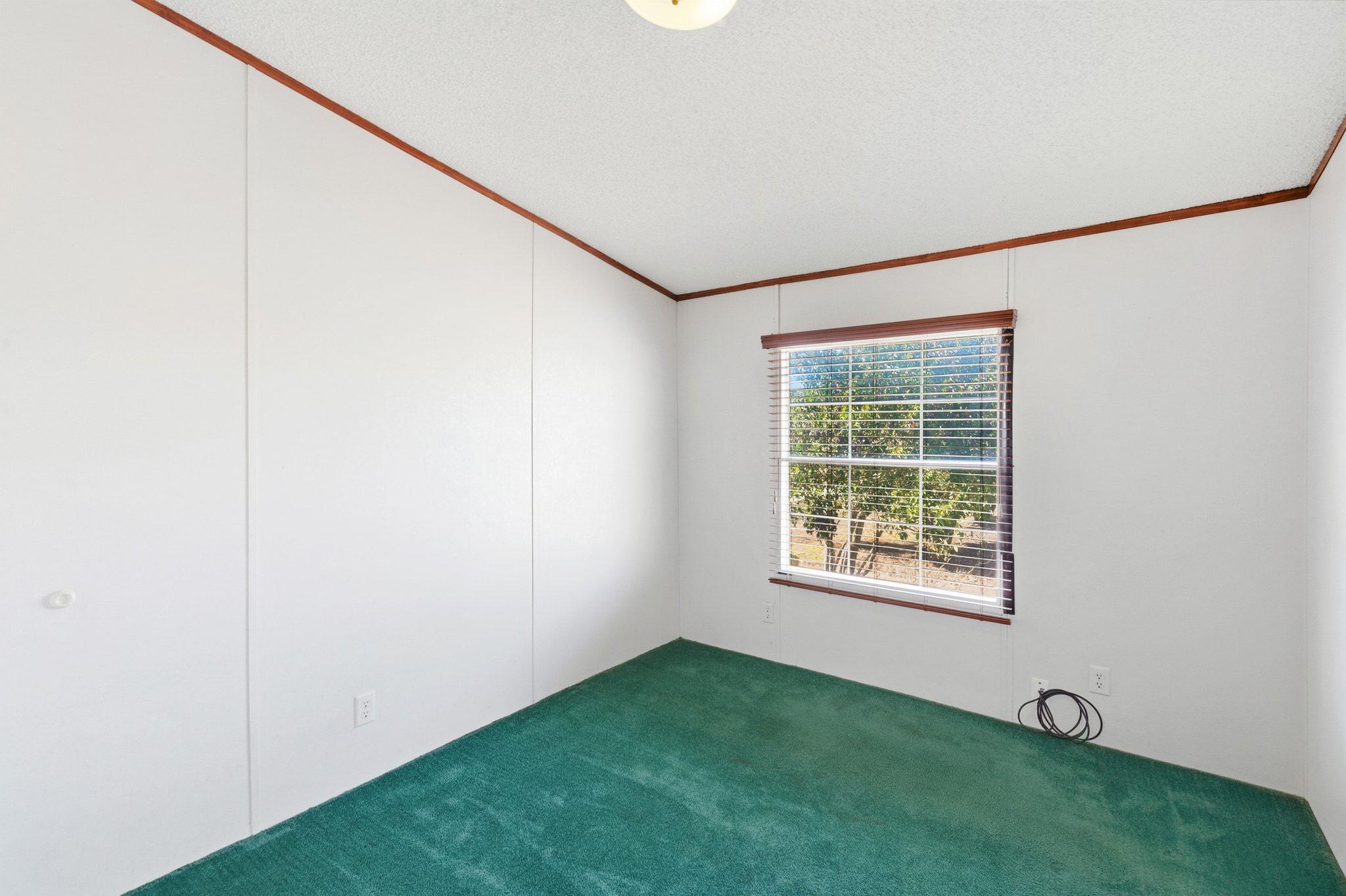 1437 Heidenreich Ln, Uhland, TX 78640