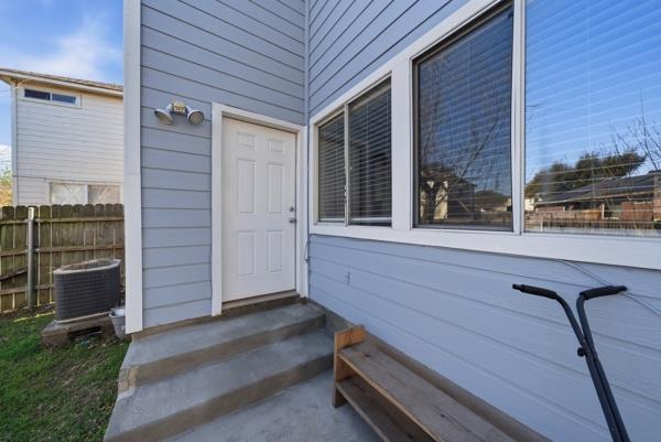 1512 Parkfield Cir, Round Rock, TX 78664