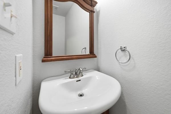 1512 Parkfield Cir, Round Rock, TX 78664