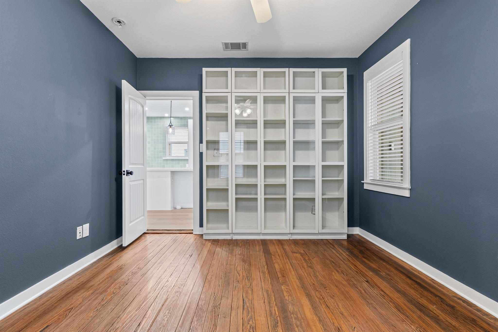 84 Waller St, Austin, TX 78702