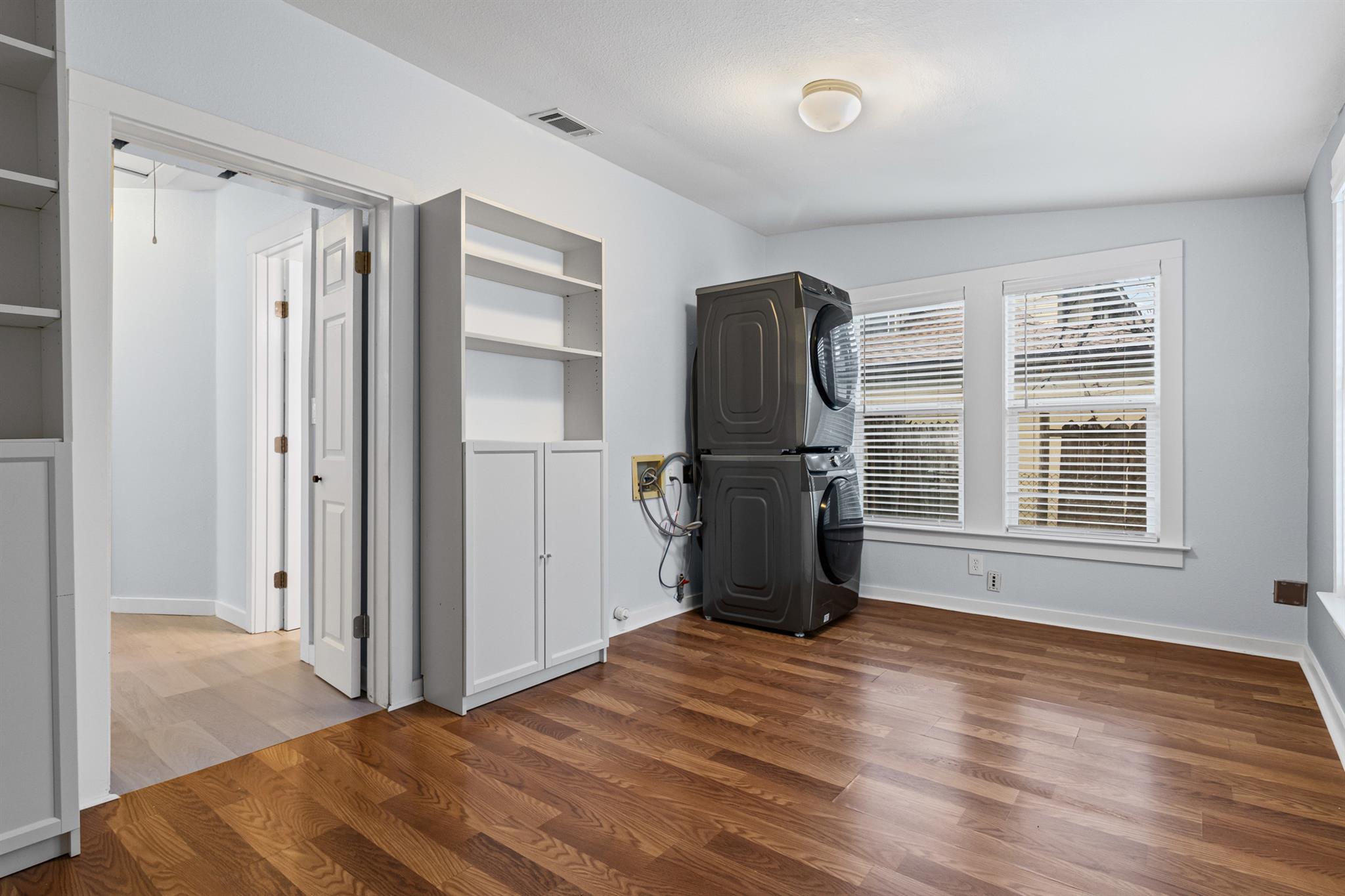 84 Waller St, Austin, TX 78702