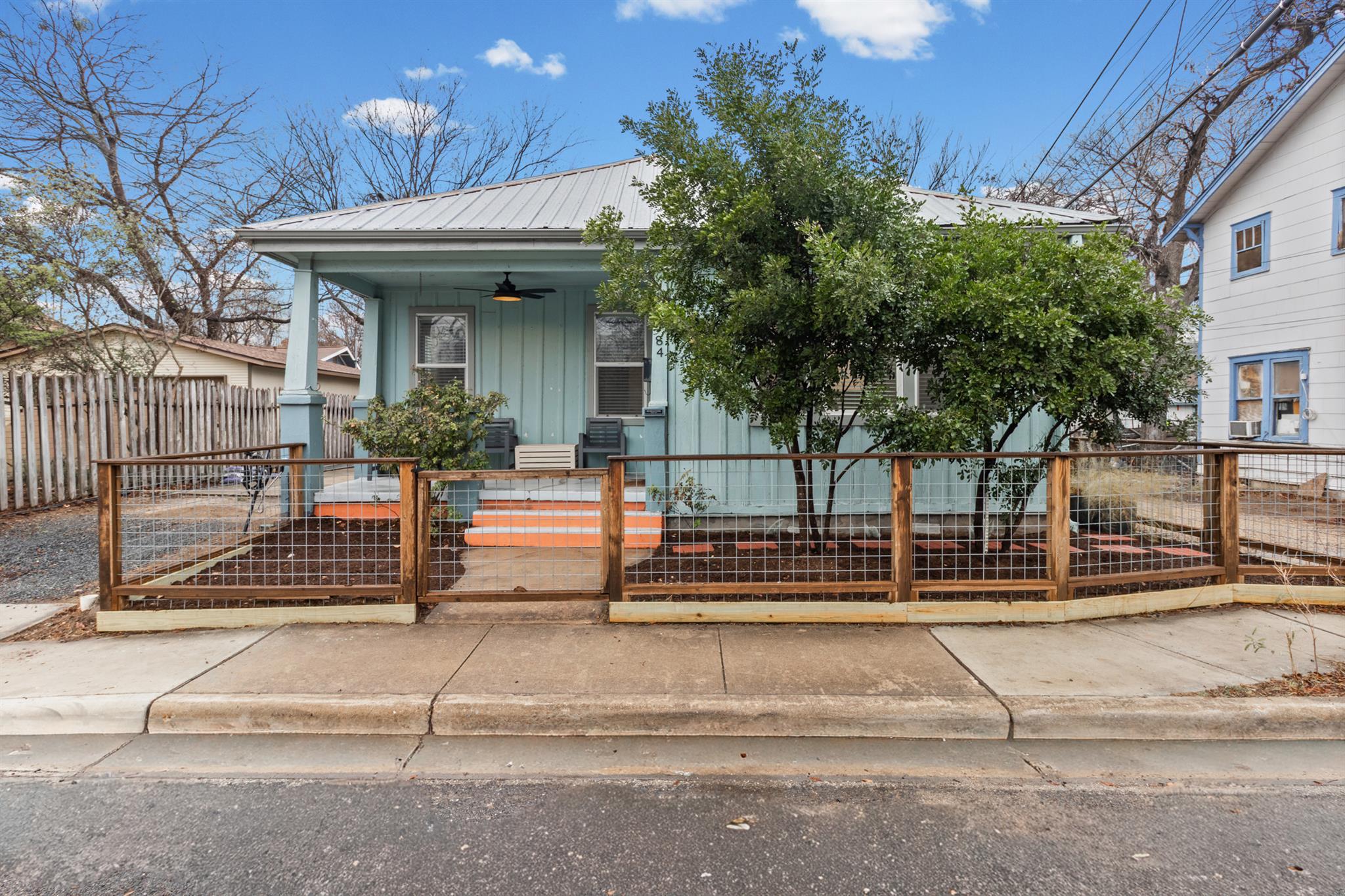 84 Waller St, Austin, TX 78702
