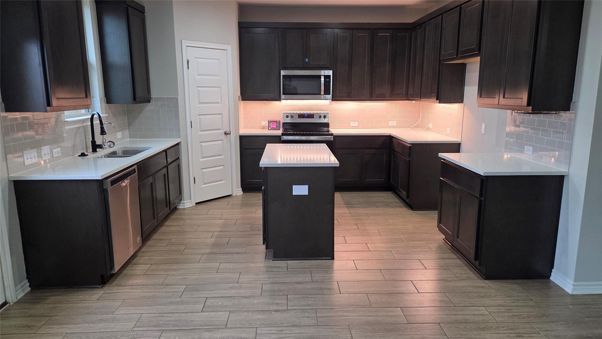 232 Syrah Ct, Leander, TX 78641