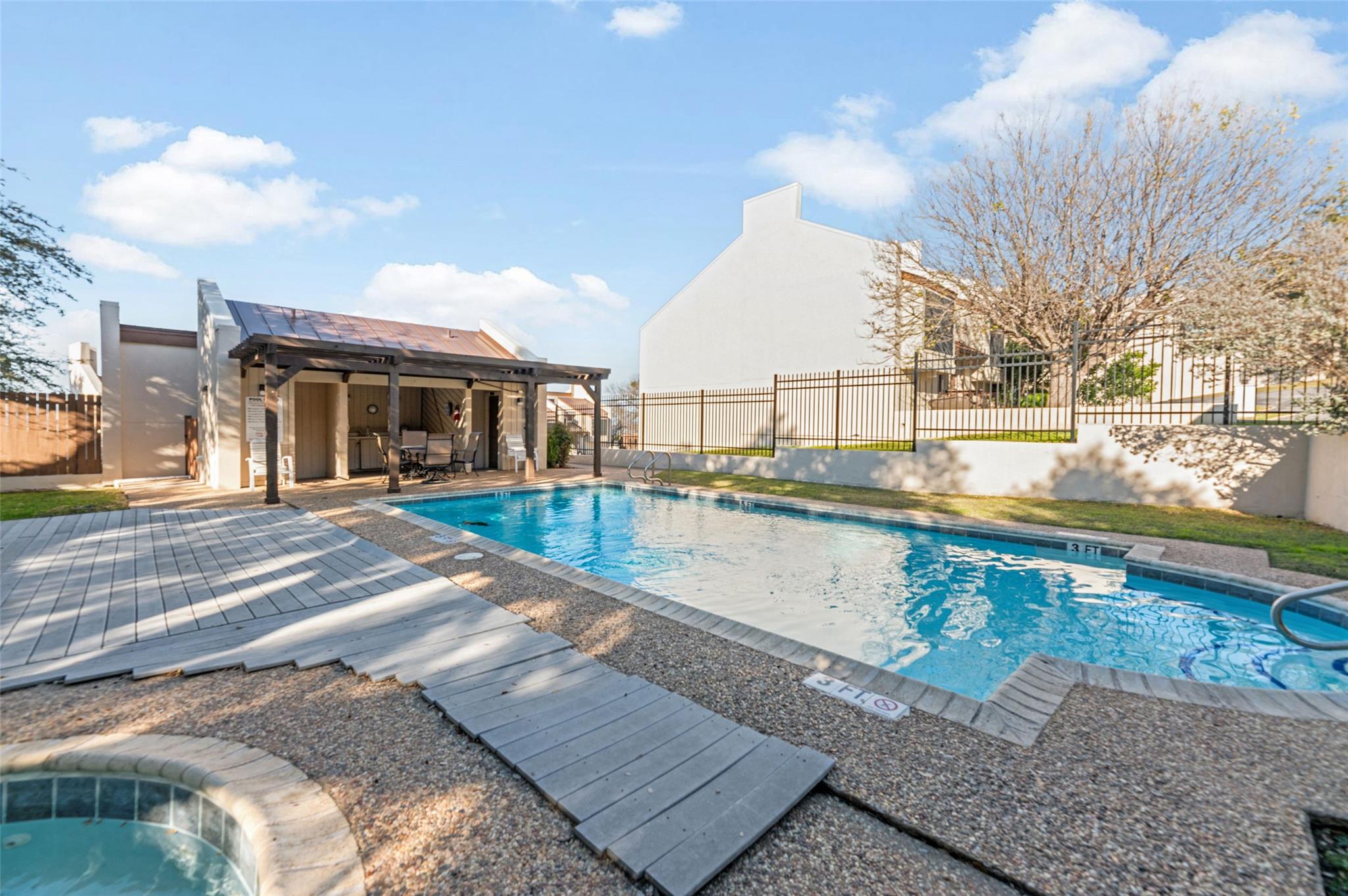 409 Hi There # M, Horseshoe Bay, TX 78657