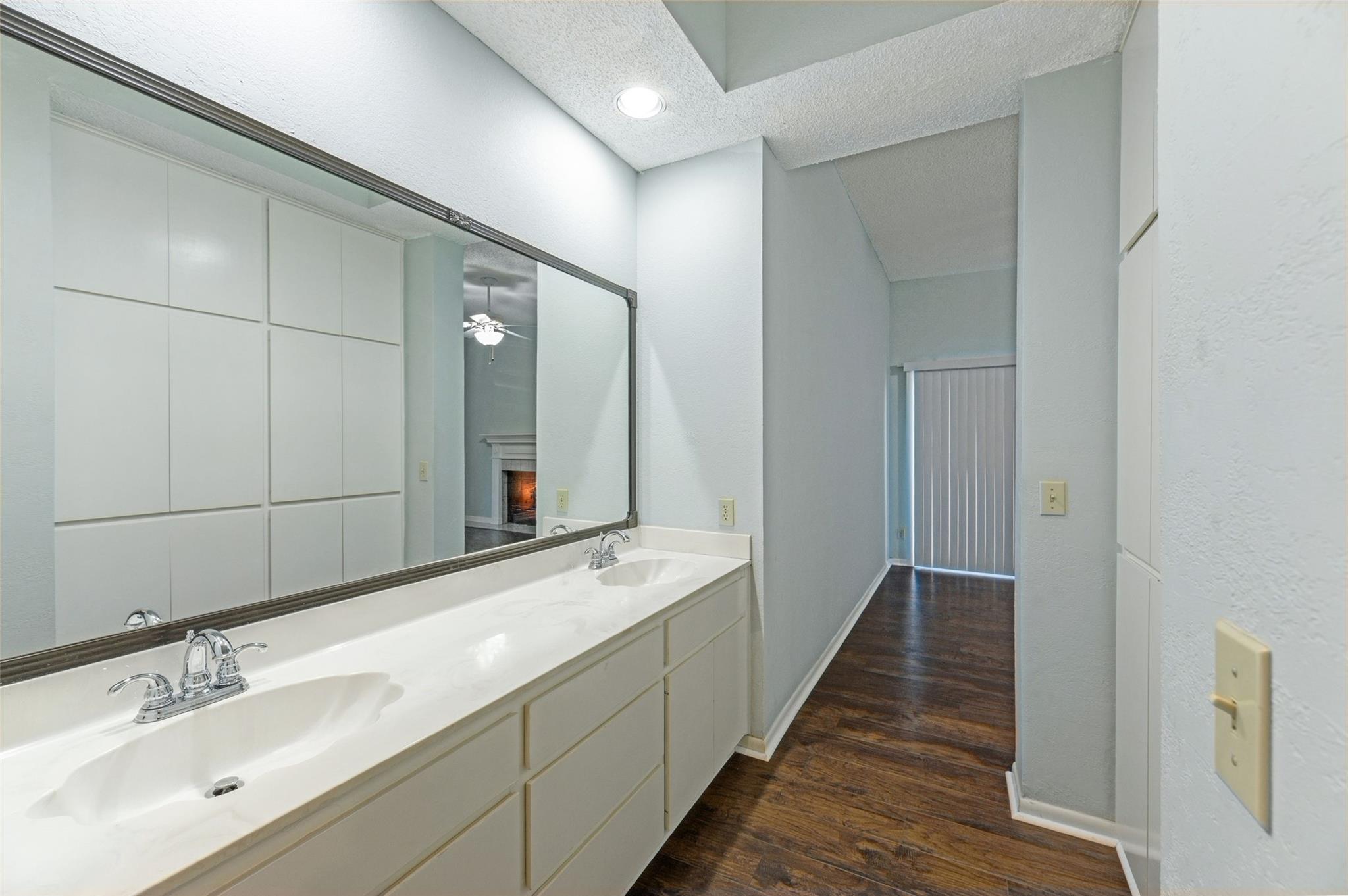 409 Hi There # M, Horseshoe Bay, TX 78657