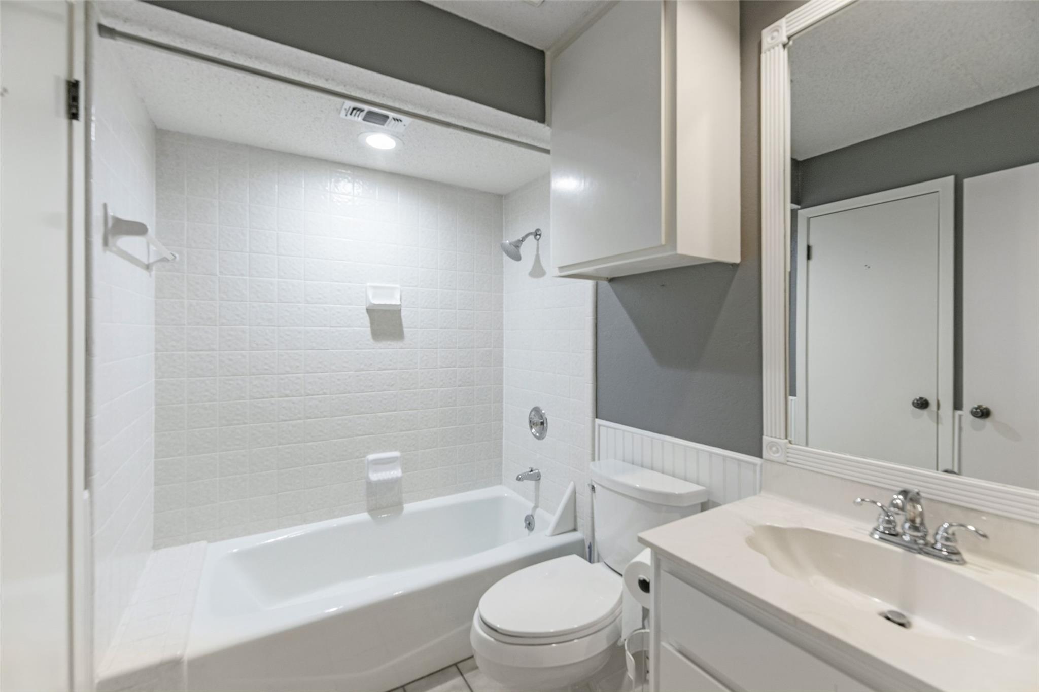 409 Hi There # M, Horseshoe Bay, TX 78657