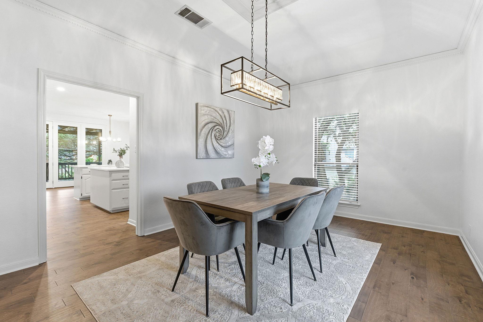 102 Laura Ln, Austin, TX 78746