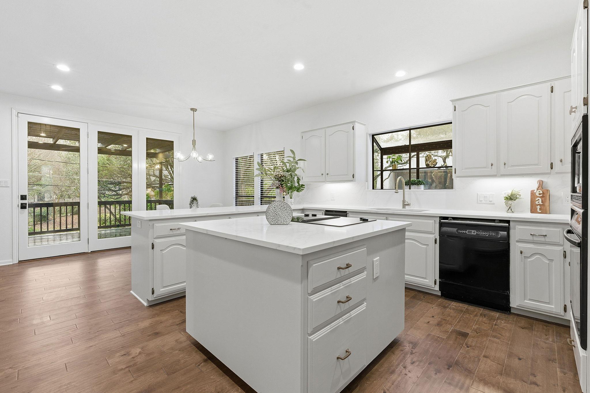 102 Laura Ln, Austin, TX 78746