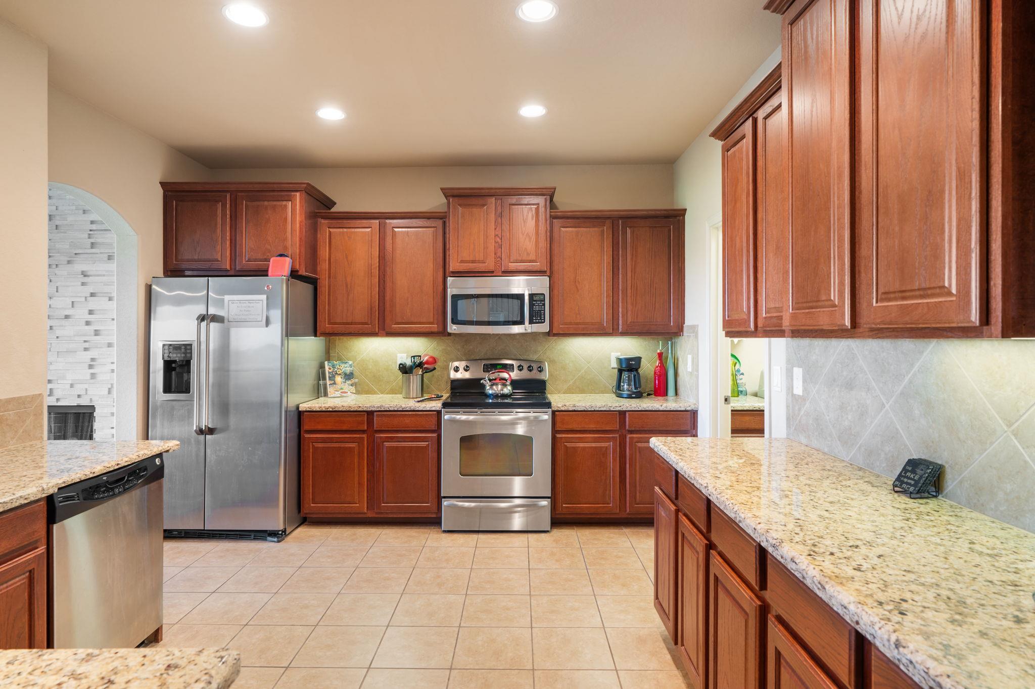 970 Parkview Dr, Canyon Lake, TX 78133