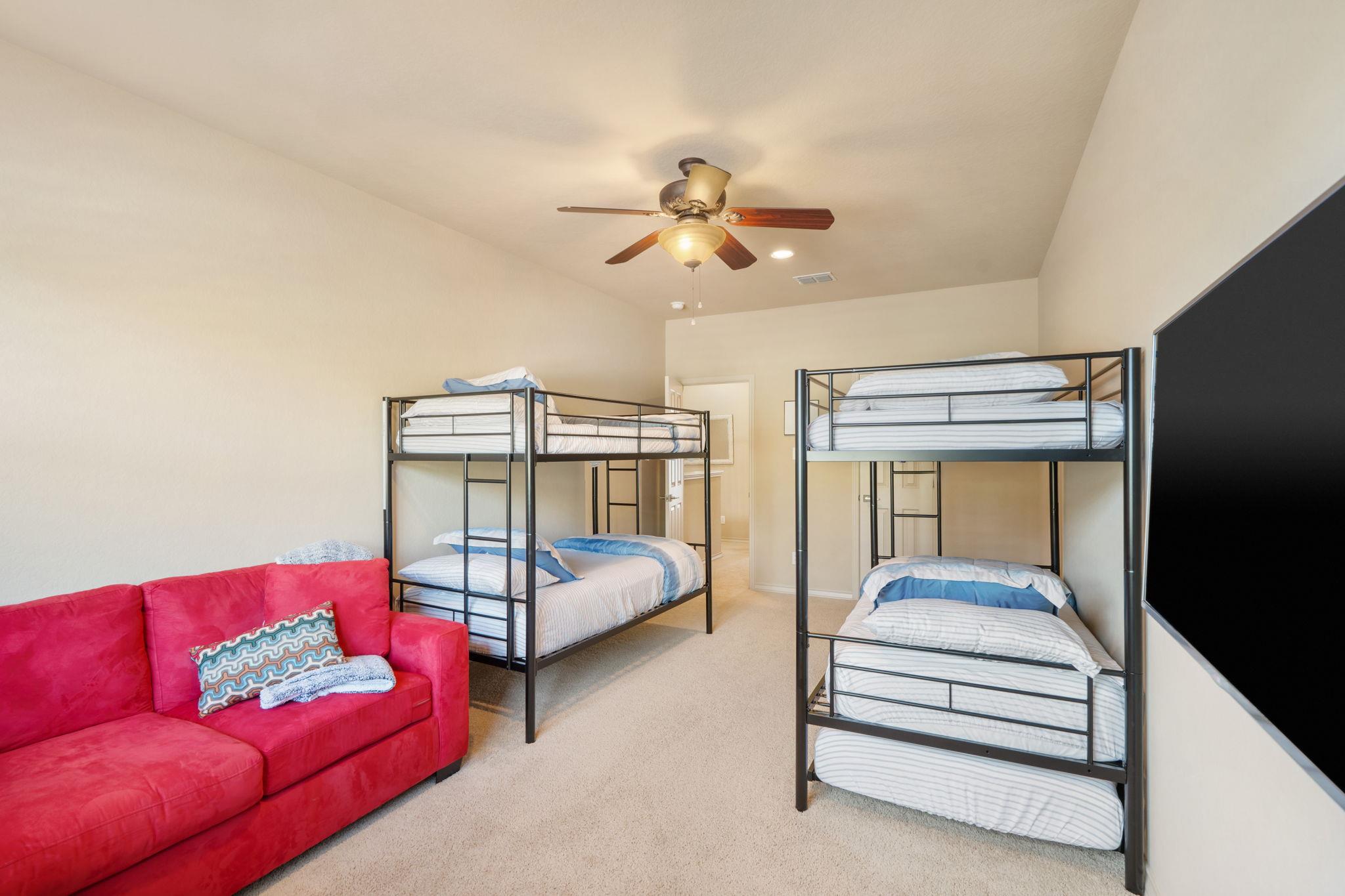 970 Parkview Dr, Canyon Lake, TX 78133