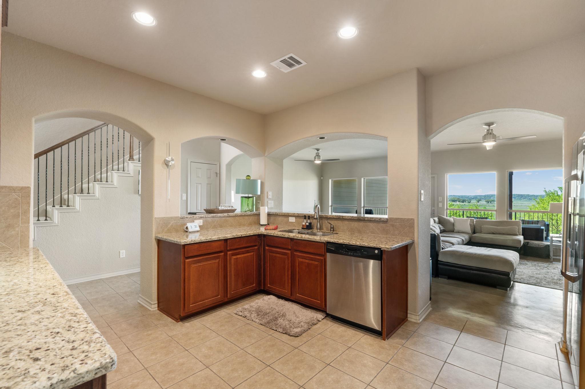 970 Parkview Dr, Canyon Lake, TX 78133