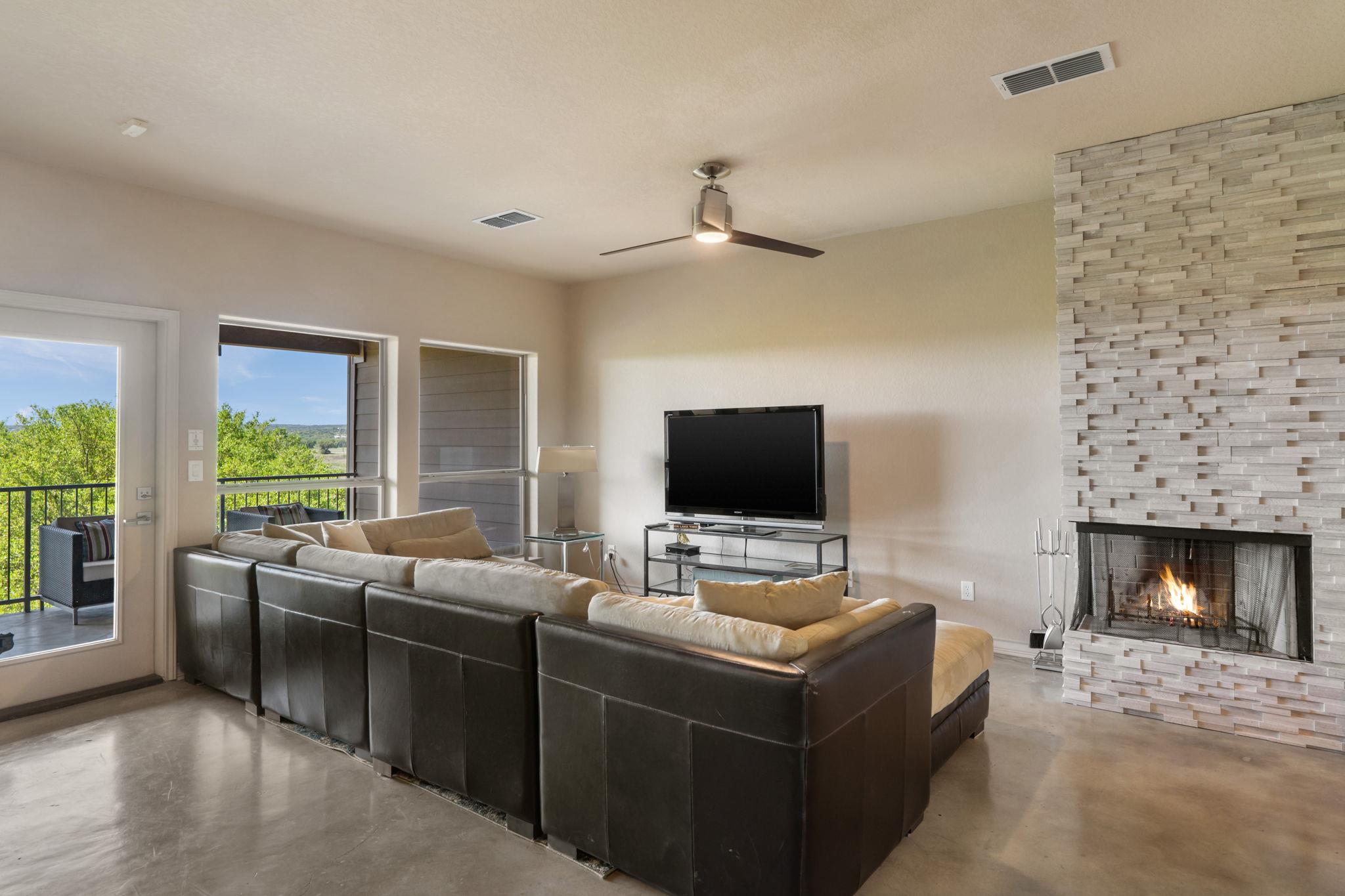 970 Parkview Dr, Canyon Lake, TX 78133