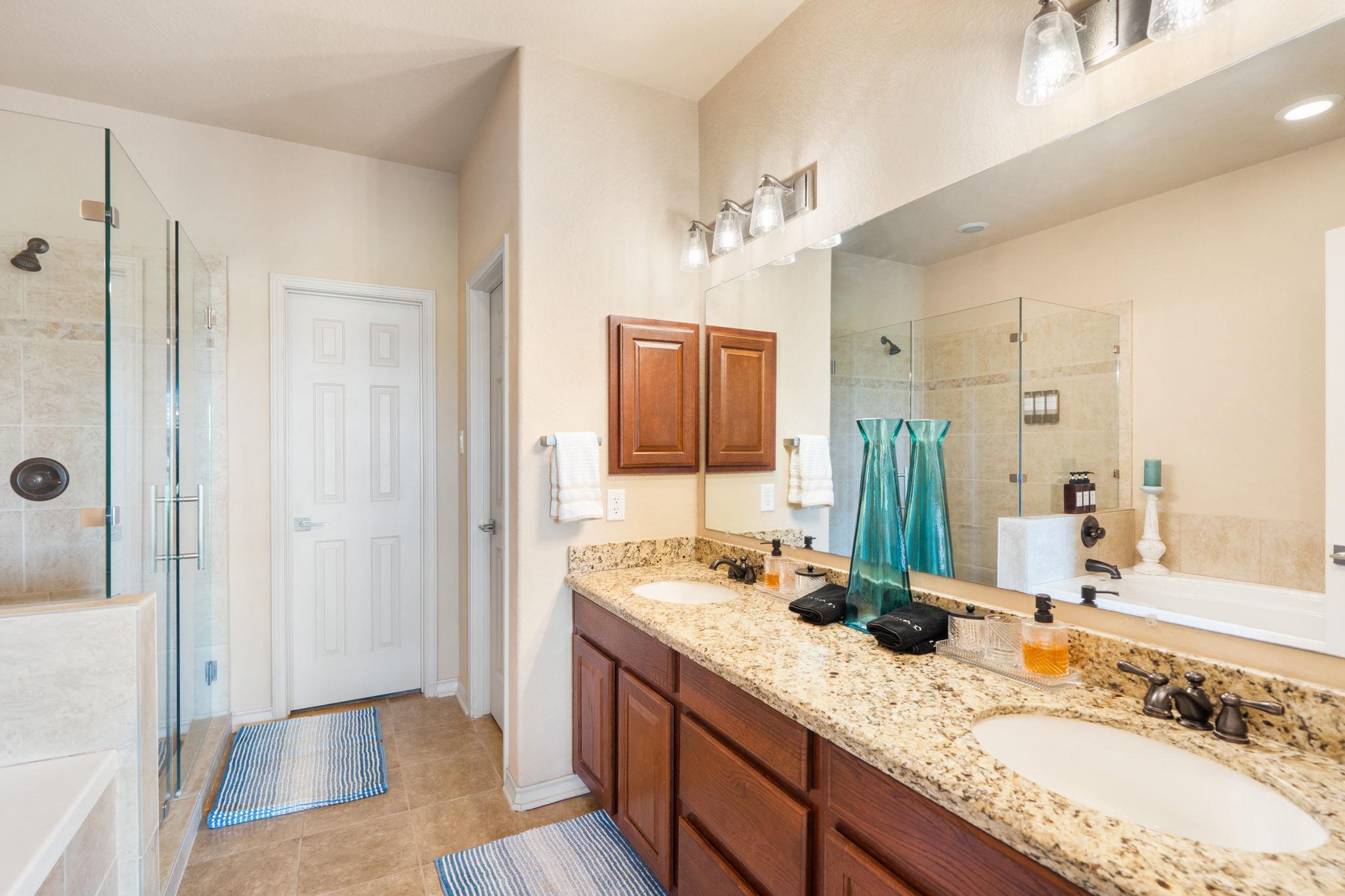 970 Parkview Dr, Canyon Lake, TX 78133