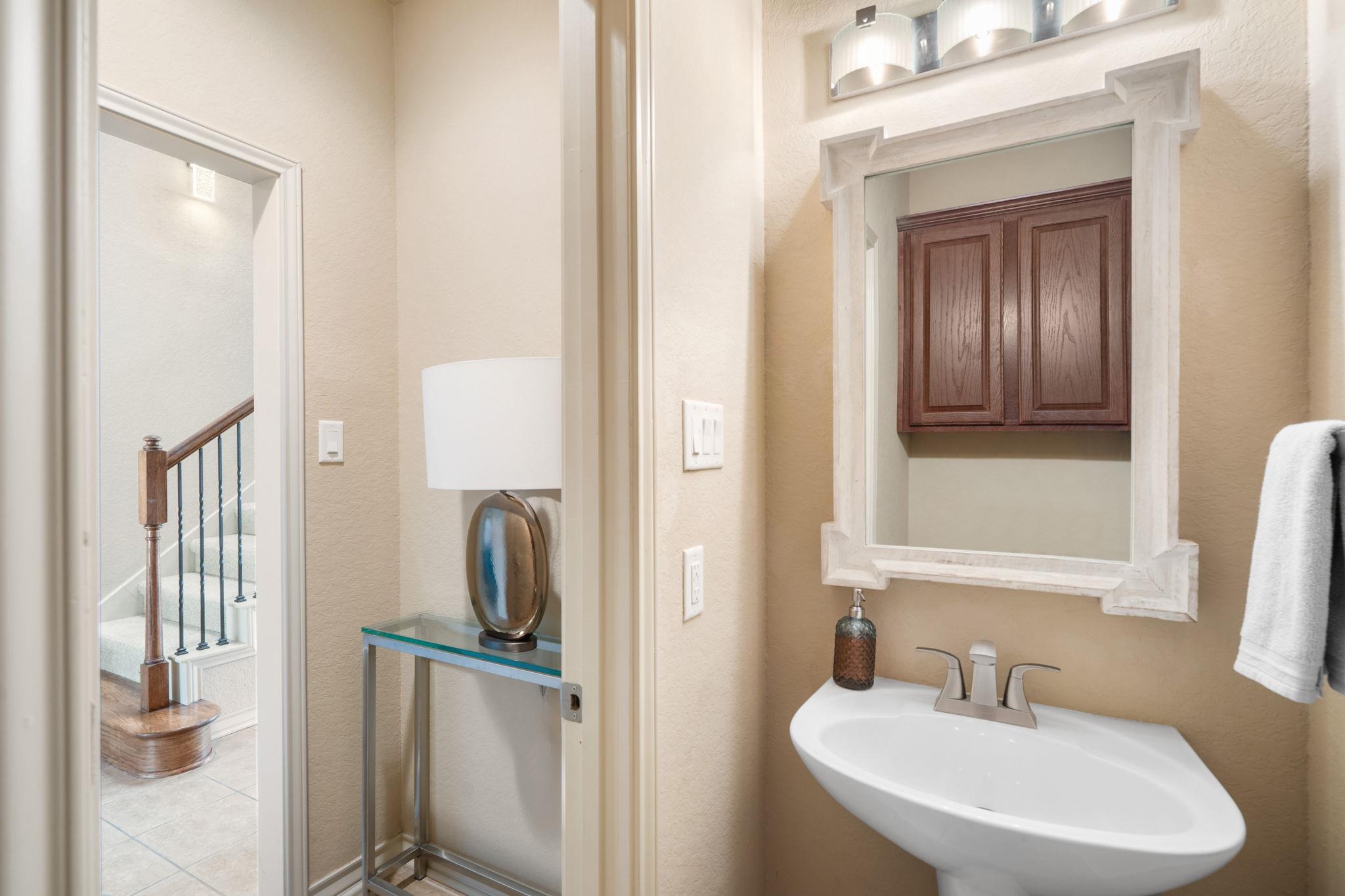 970 Parkview Dr, Canyon Lake, TX 78133