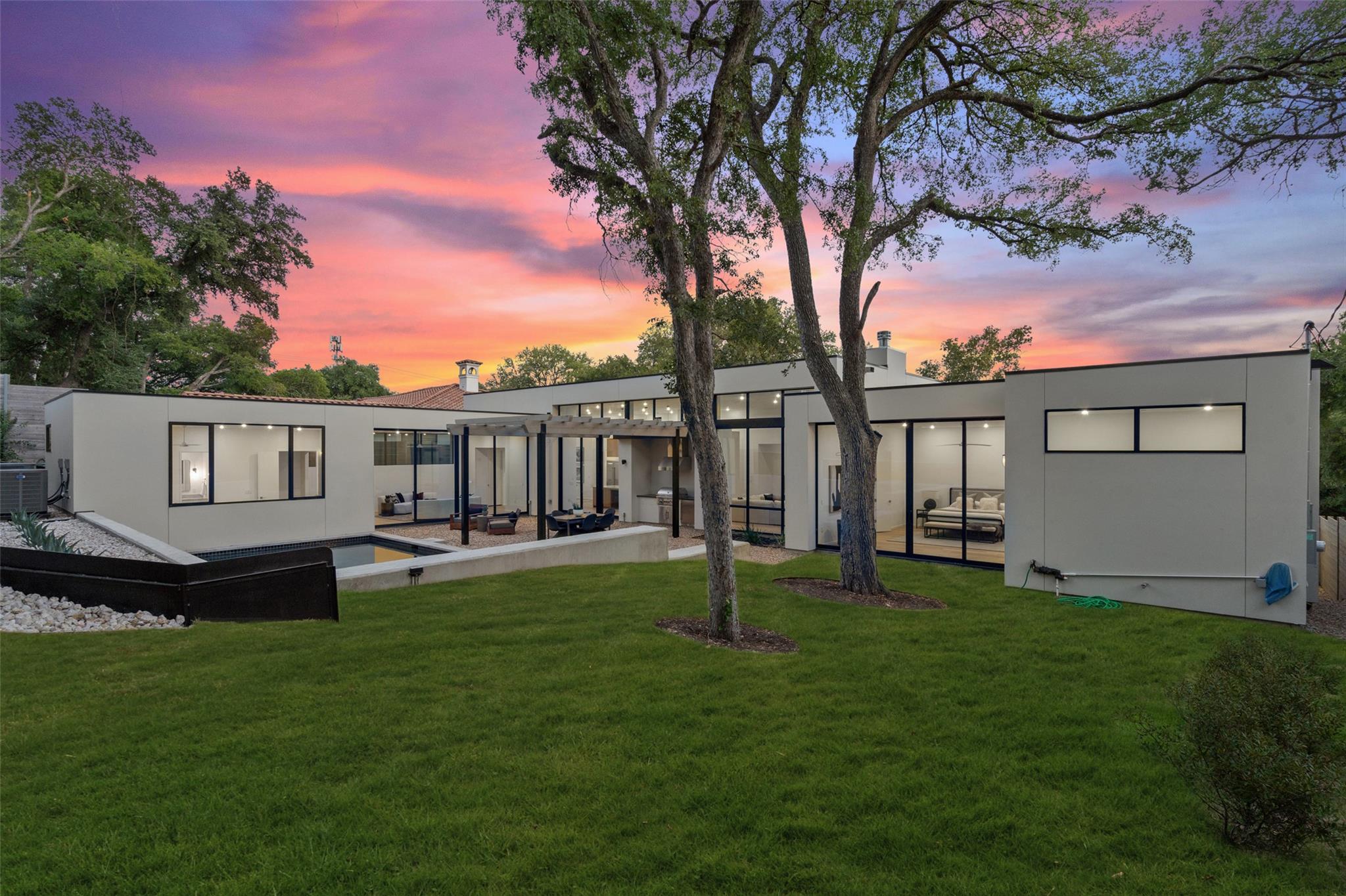 2704 Mountain Laurel Dr, Austin, TX 78703