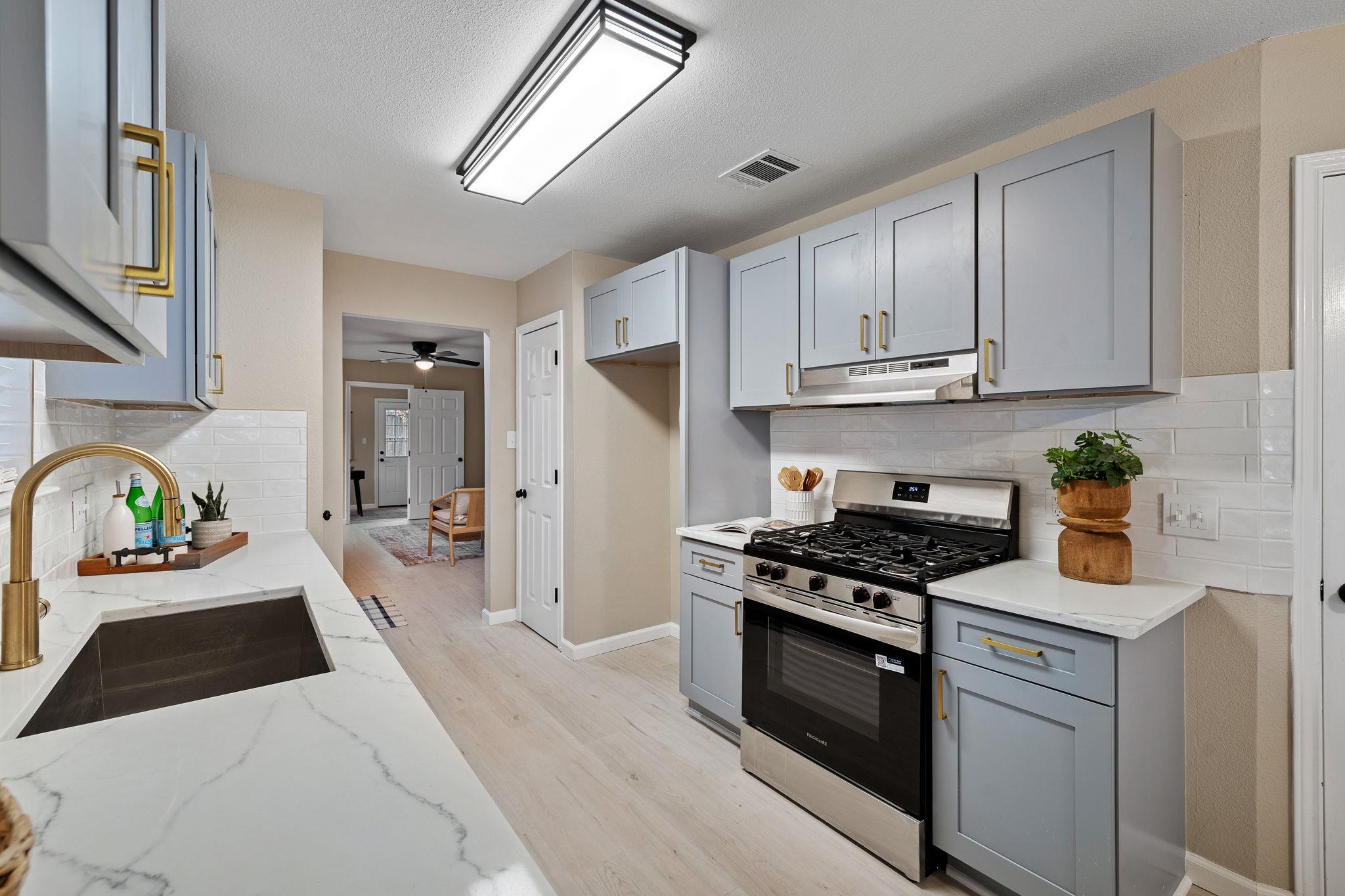 2034 Buckley Ln, Round Rock, TX 78664