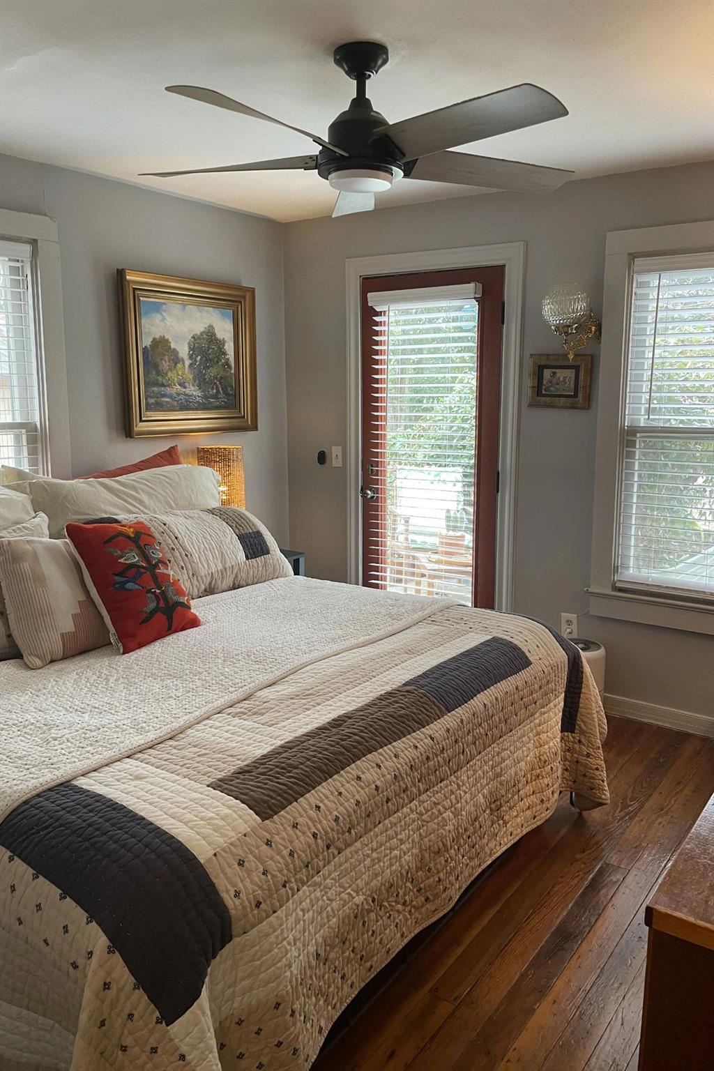 200 S Cedar St, Buda, TX 78610