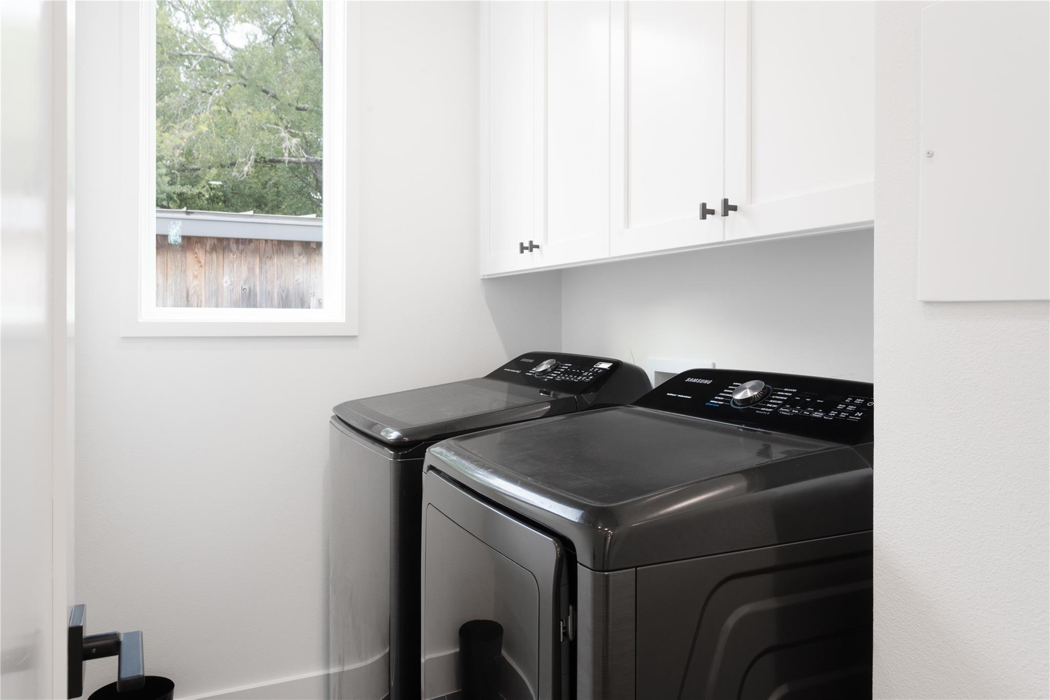 2415 E 10th St, Austin, TX 78702