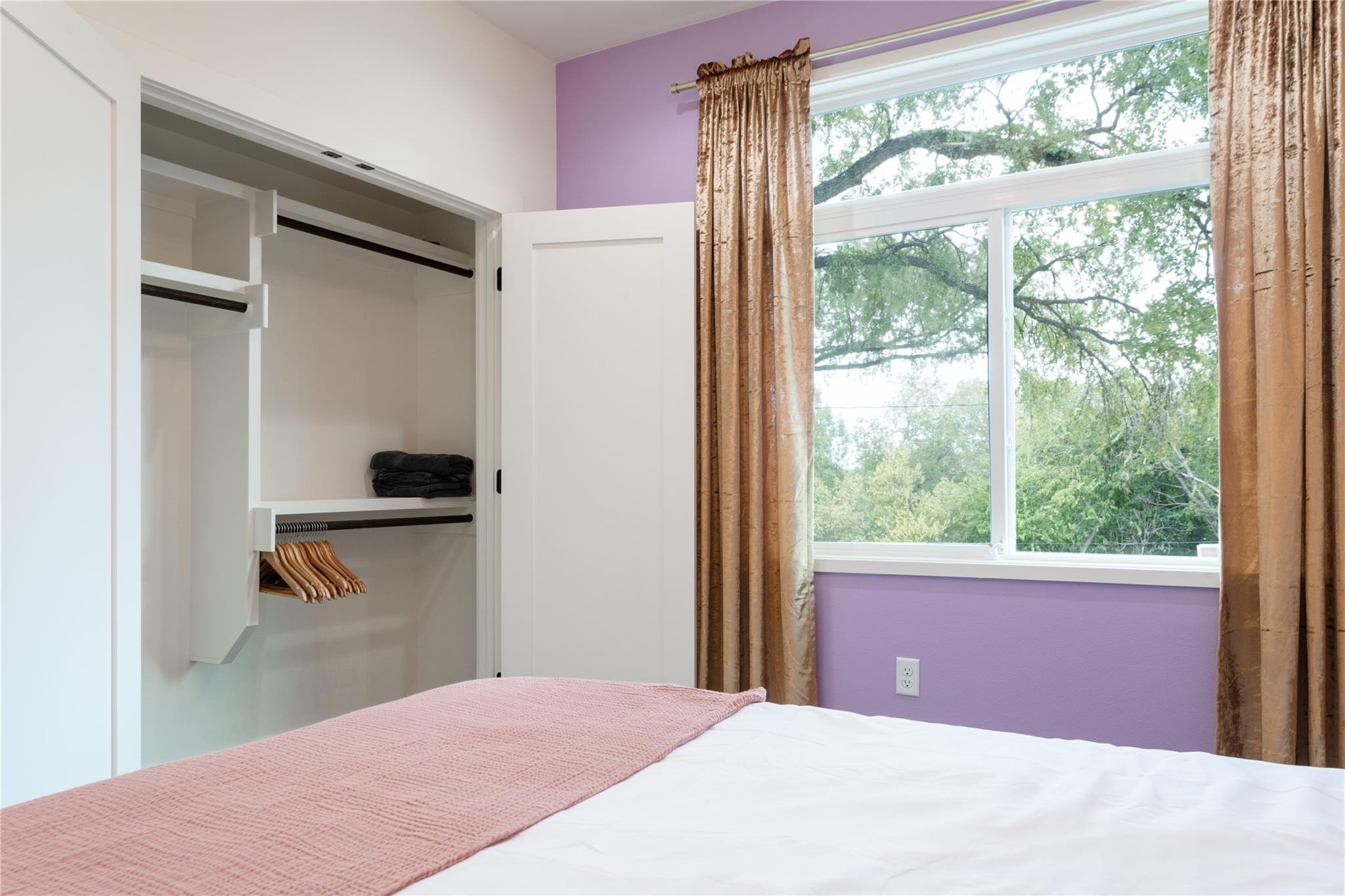 2415 E 10th St, Austin, TX 78702