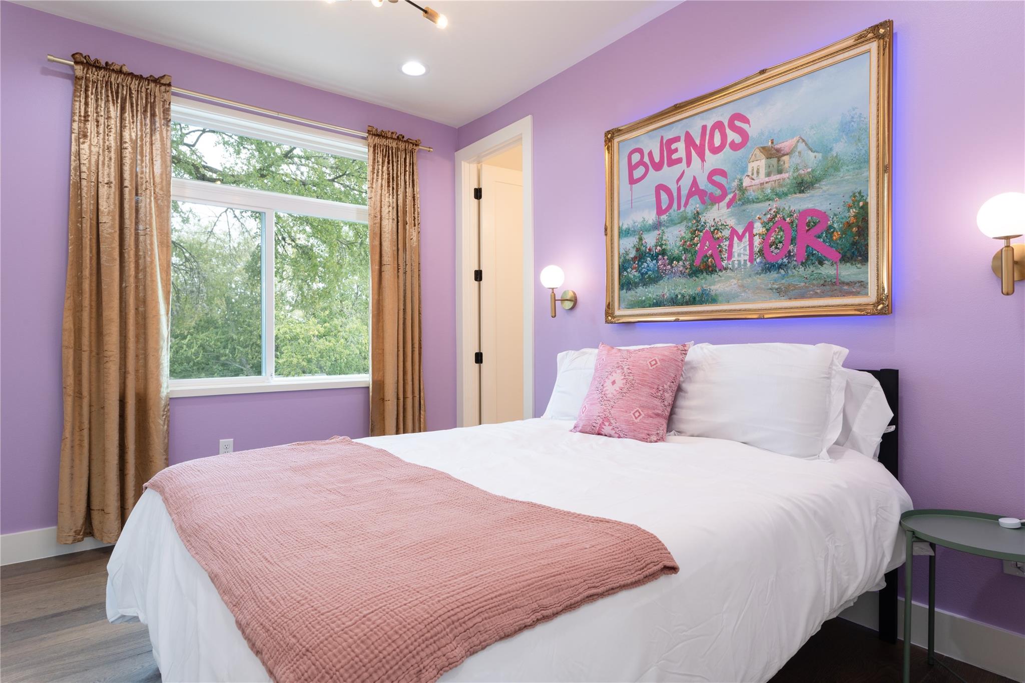 2415 E 10th St, Austin, TX 78702