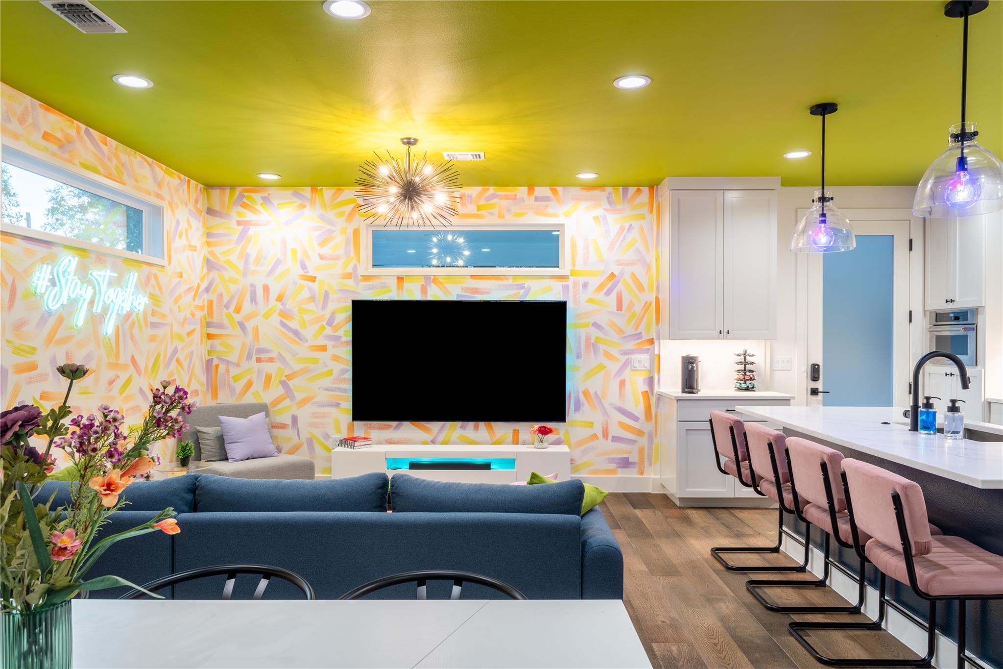 2415 E 10th St, Austin, TX 78702