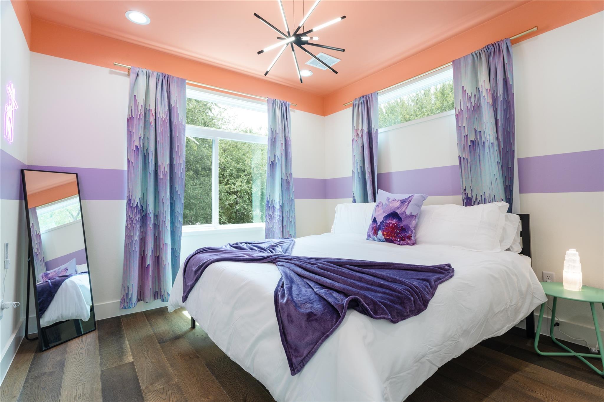 2415 E 10th St, Austin, TX 78702