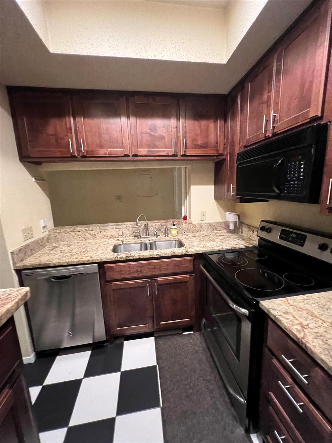 806 W 24th St # 107, Austin, TX 78705