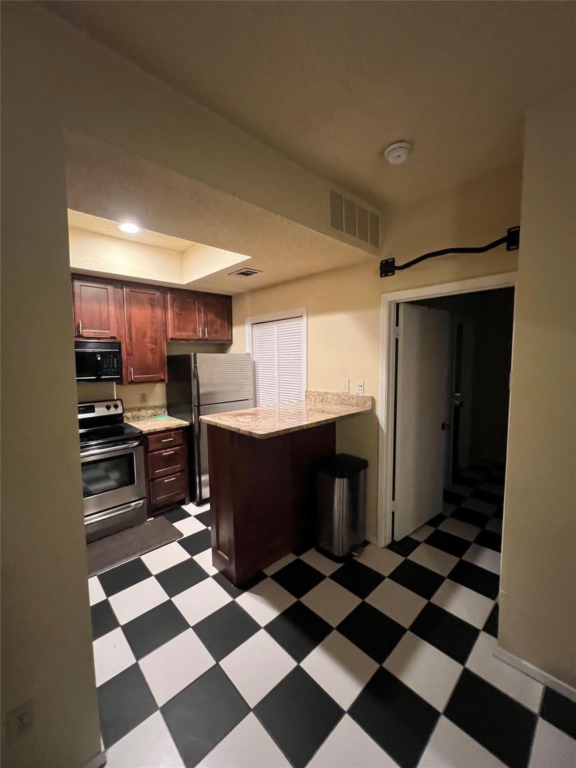 806 W 24th St # 107, Austin, TX 78705