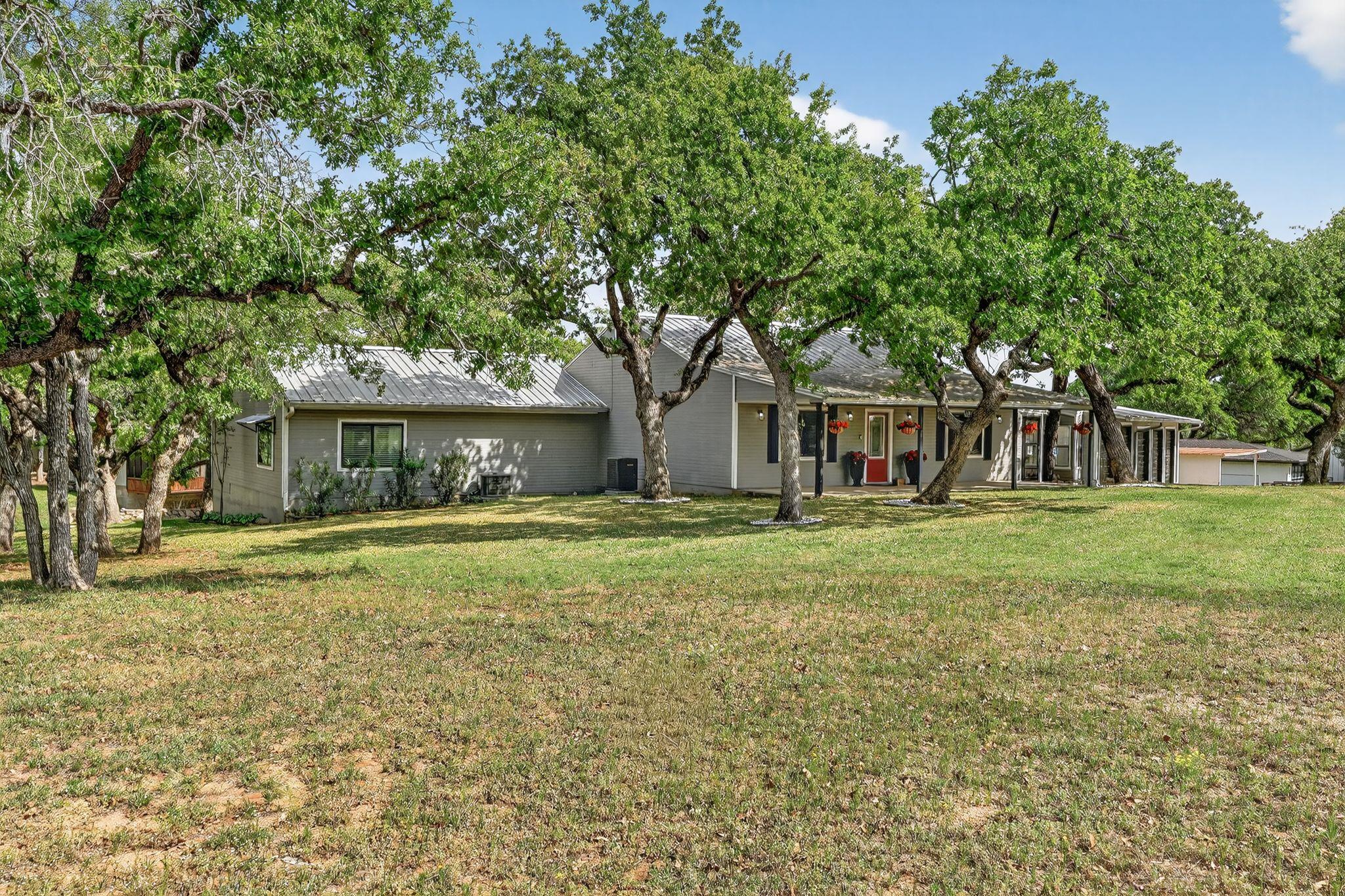 1104 Hill Circle West Dr, Granite Shoals, TX 78654