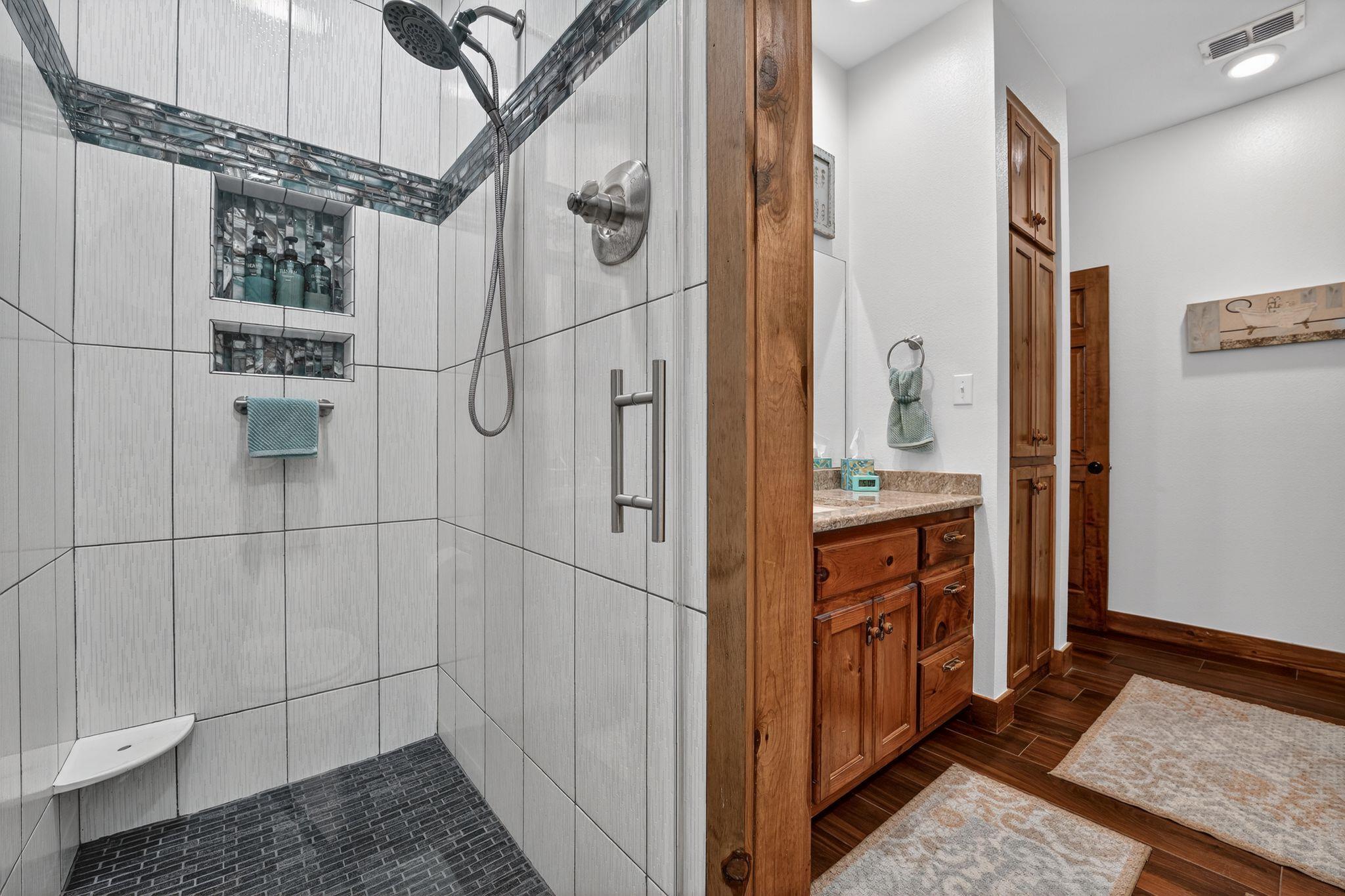 1104 Hill Circle West Dr, Granite Shoals, TX 78654