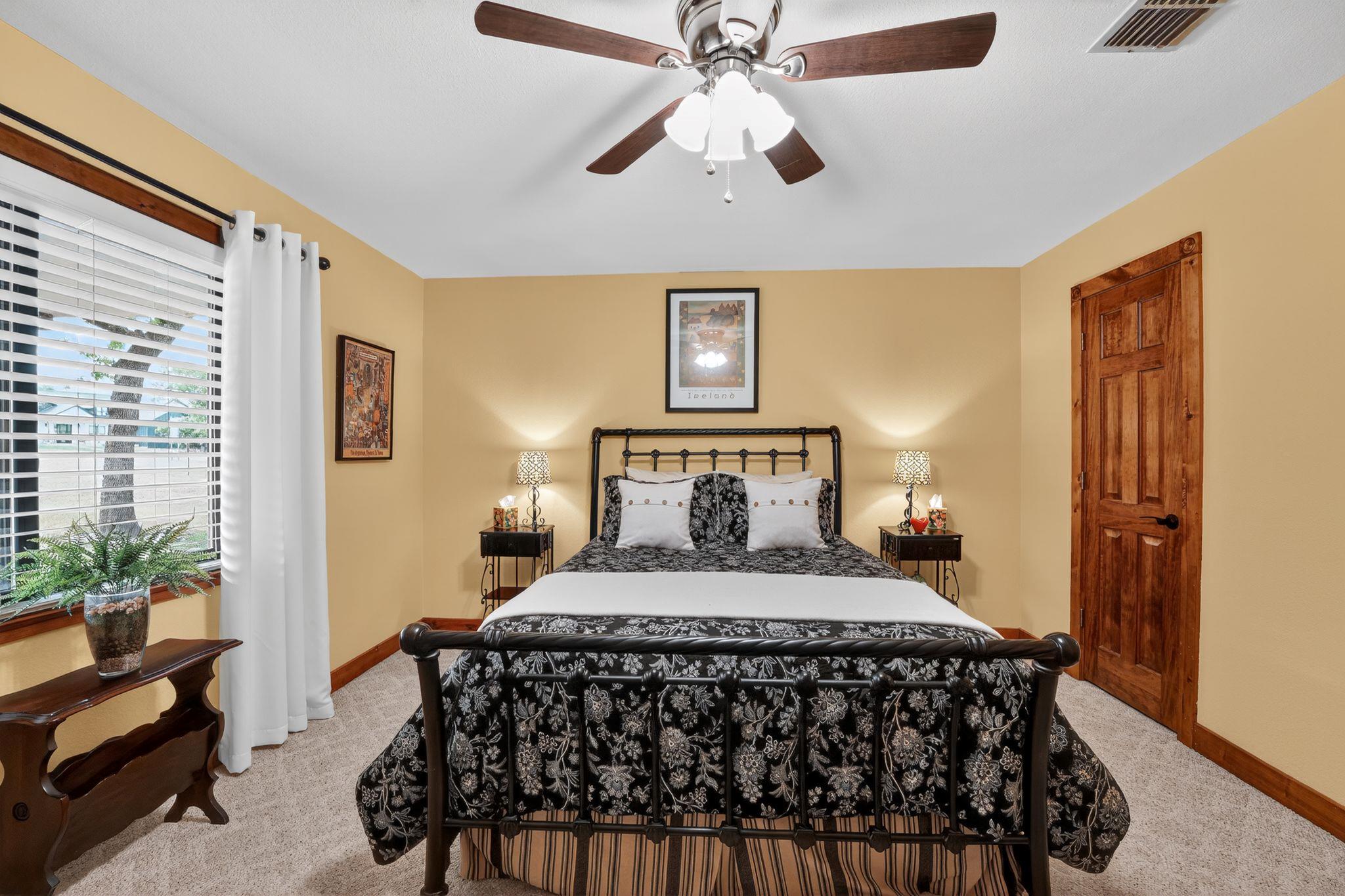 1104 Hill Circle West Dr, Granite Shoals, TX 78654