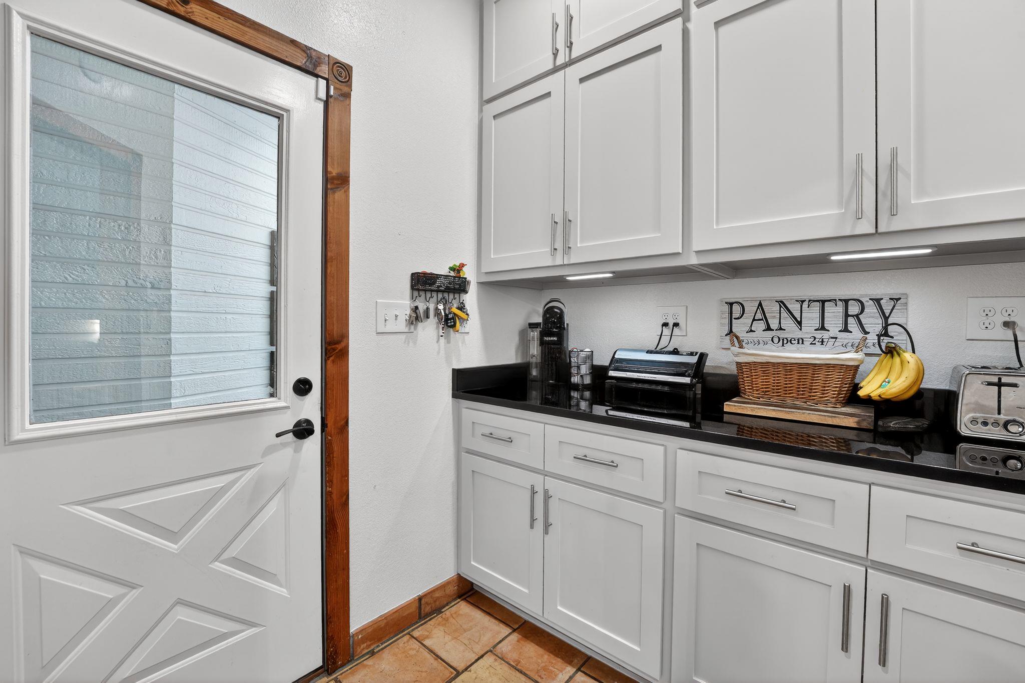 1104 Hill Circle West Dr, Granite Shoals, TX 78654