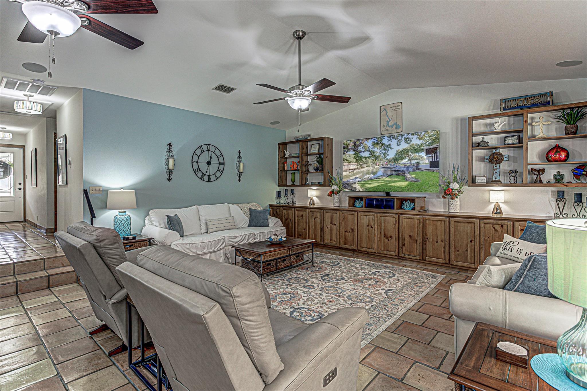 1104 Hill Circle West Dr, Granite Shoals, TX 78654