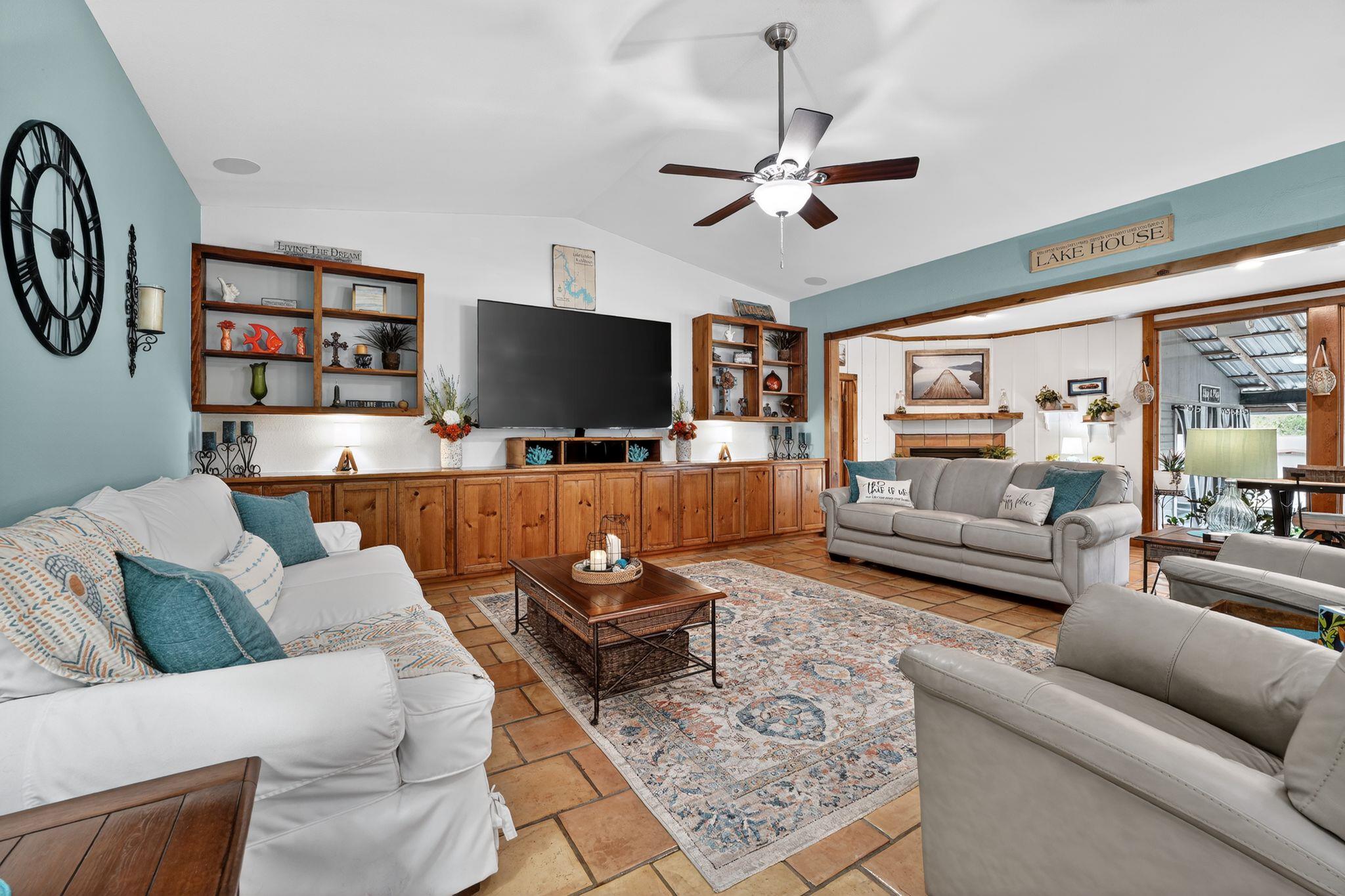 1104 Hill Circle West Dr, Granite Shoals, TX 78654