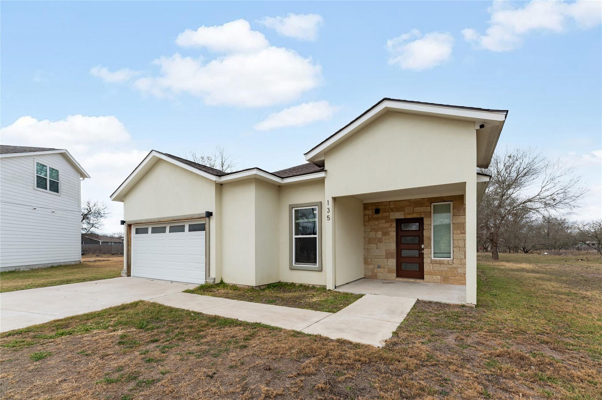 135 Koele Ct, Bastrop, TX 78602