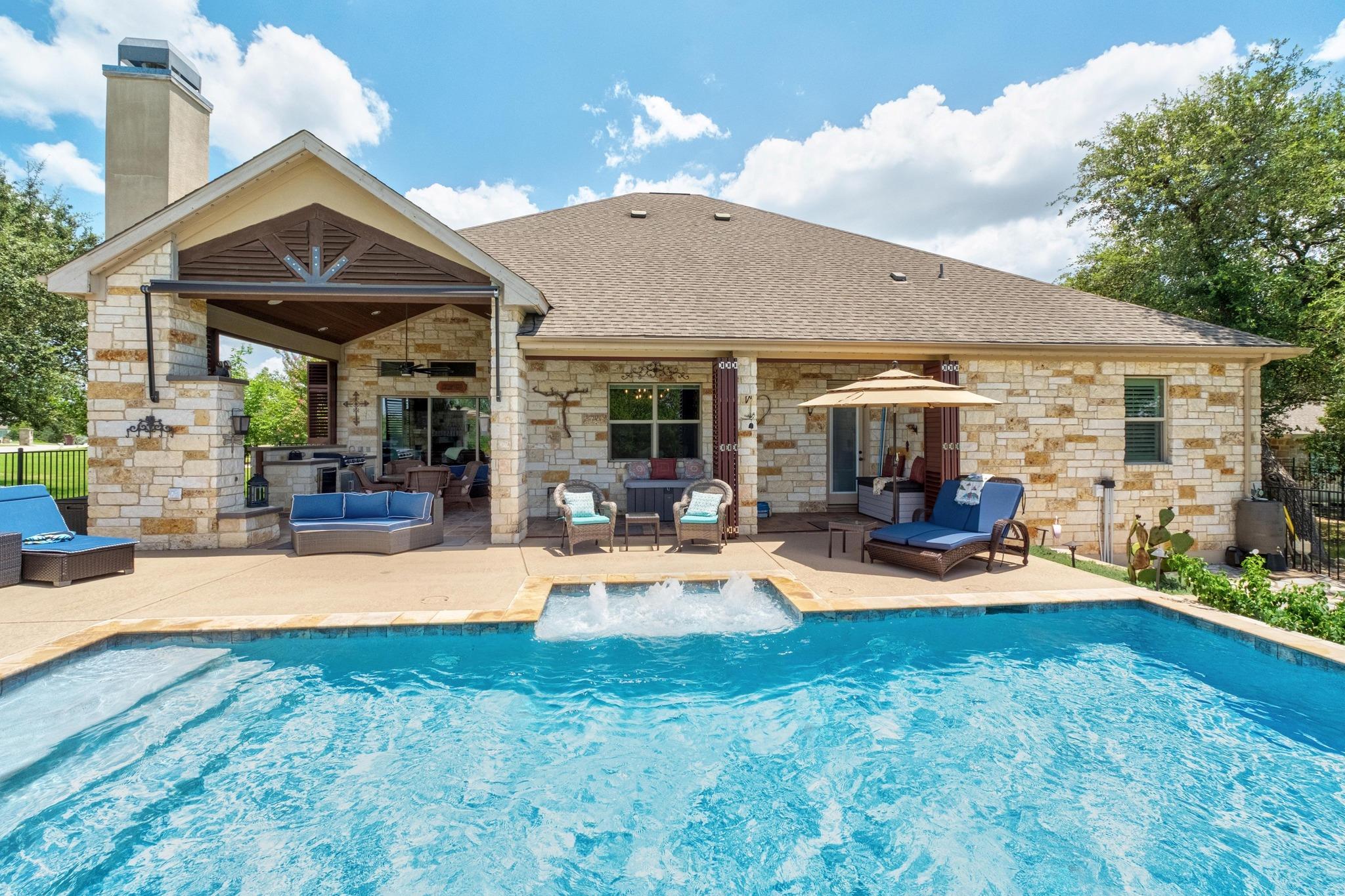 120 Applewood Dr, Driftwood, TX 78619