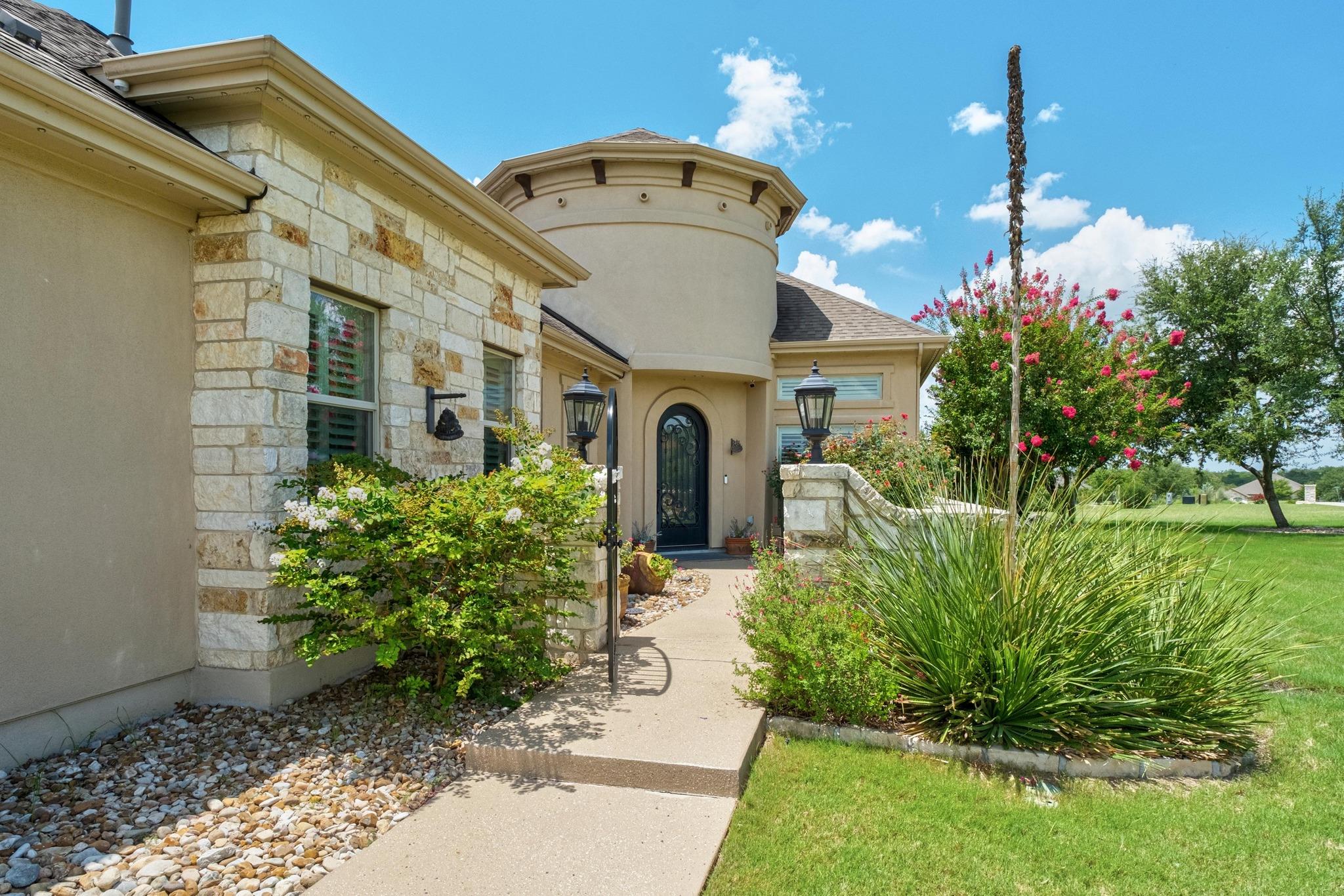 120 Applewood Dr, Driftwood, TX 78619