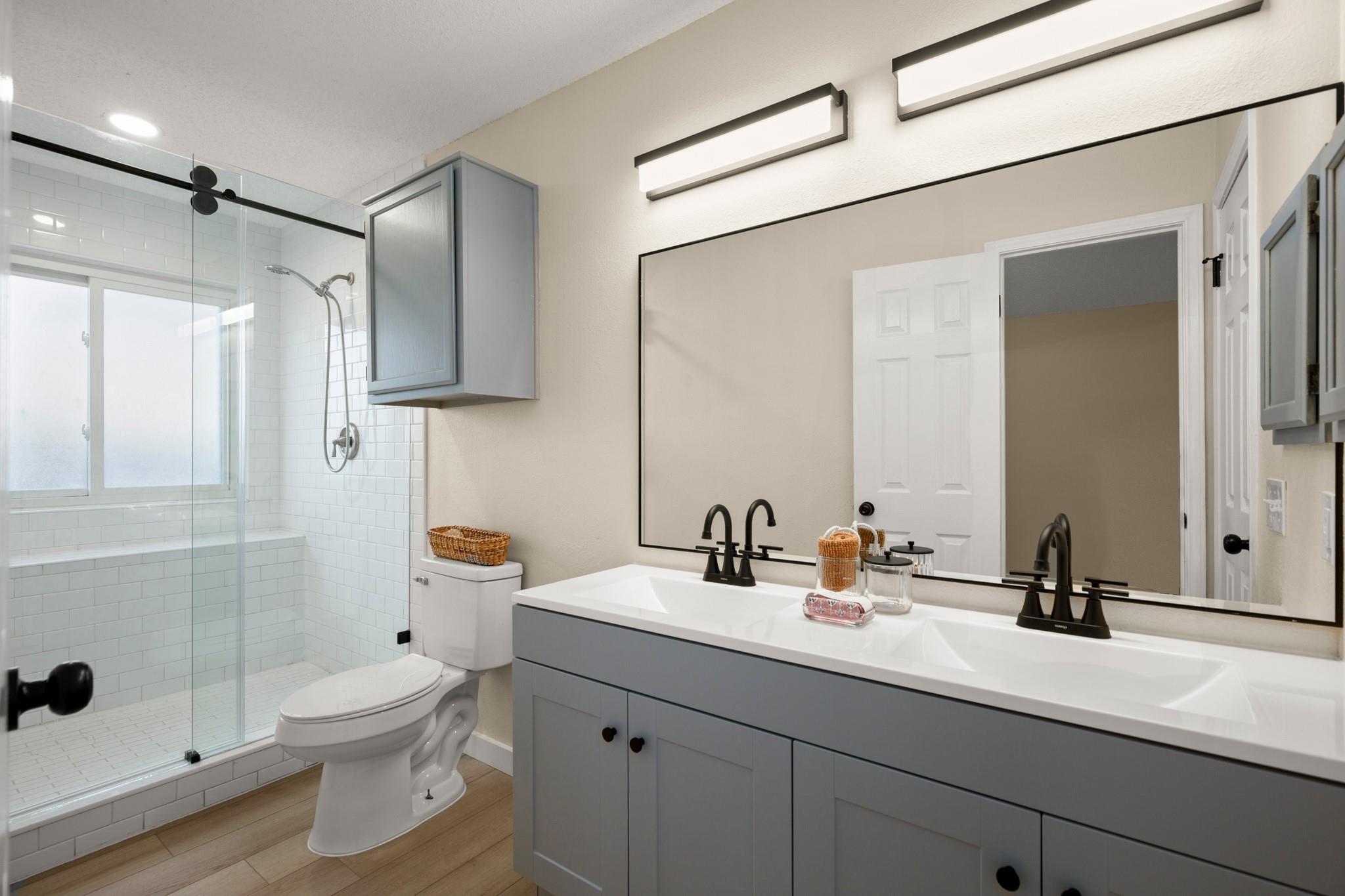 909 Clearwater Trl, Round Rock, TX 78664