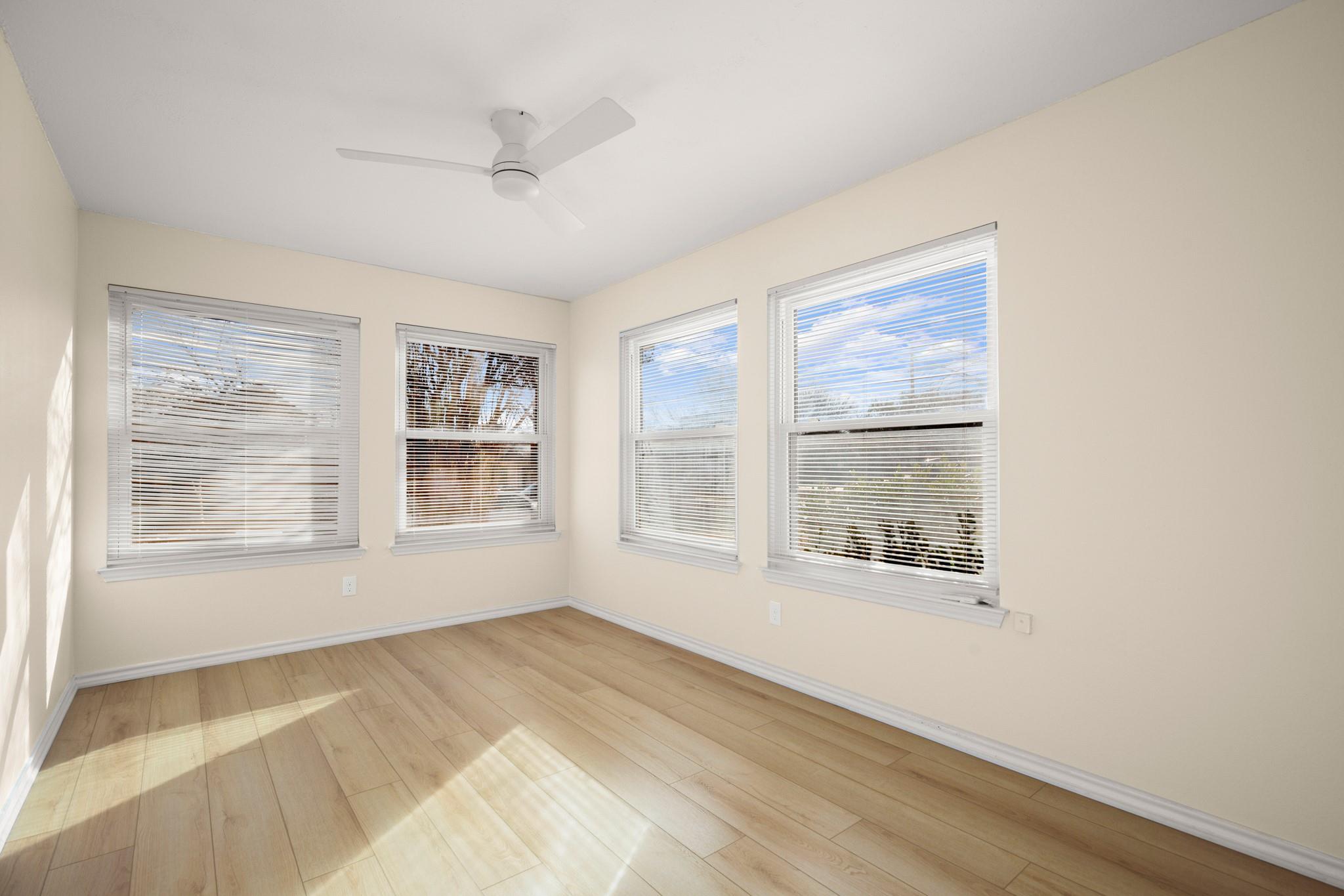 909 Clearwater Trl, Round Rock, TX 78664