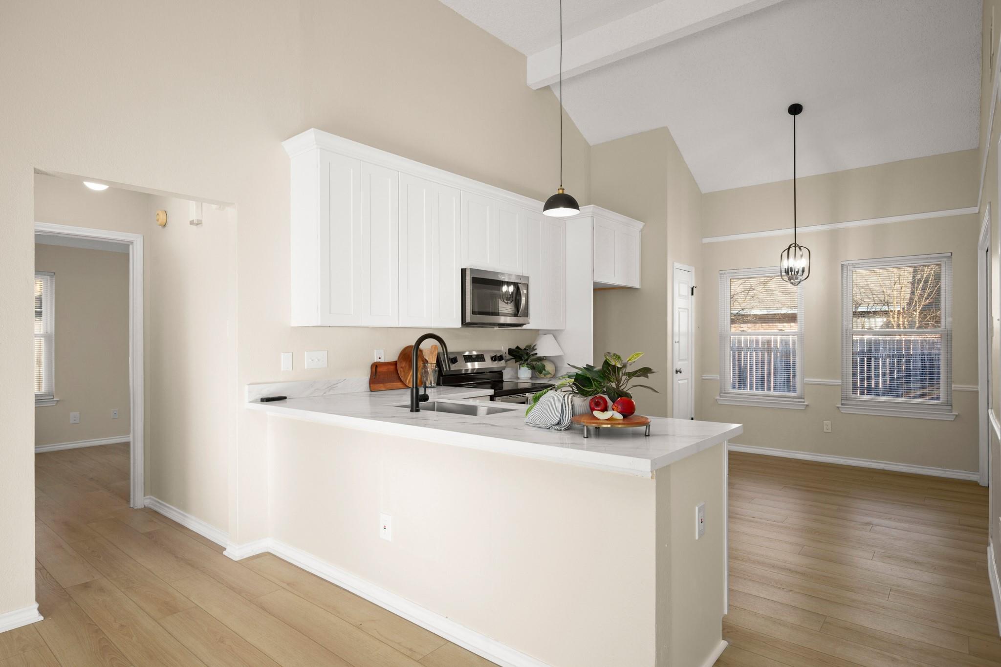 909 Clearwater Trl, Round Rock, TX 78664