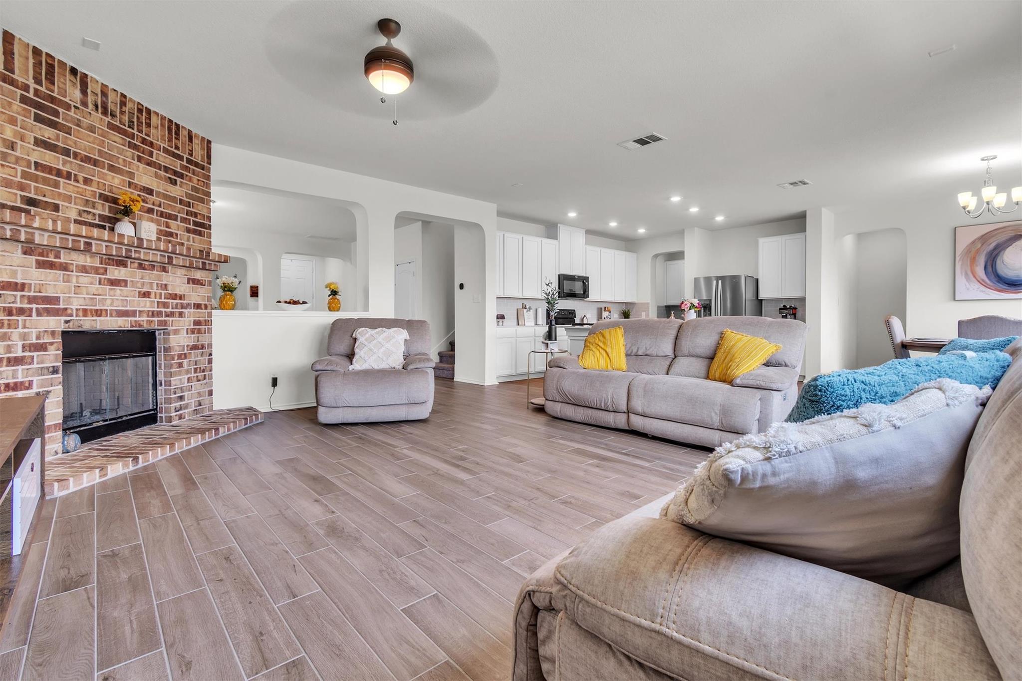 282 Crimson Ln, Kyle, TX 78640