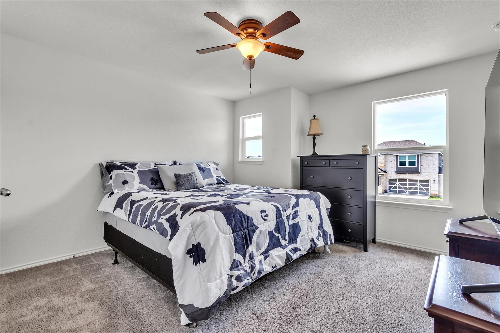 282 Crimson Ln, Kyle, TX 78640