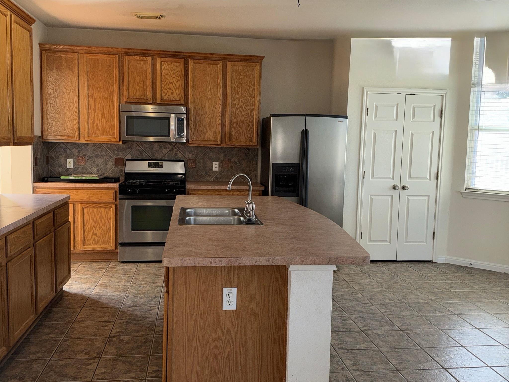 1124 Winding Creek Pl, Round Rock, TX 78665