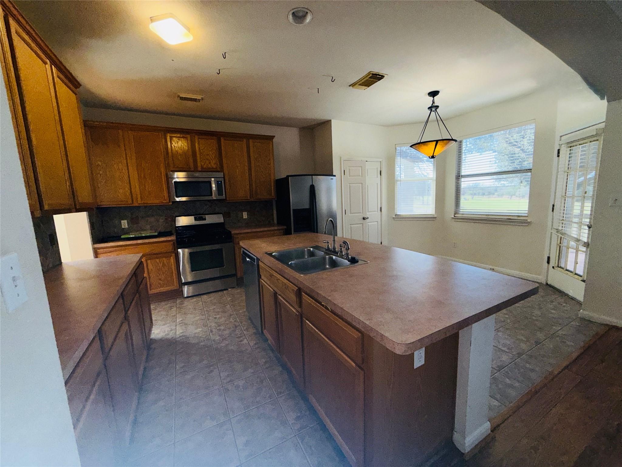 1124 Winding Creek Pl, Round Rock, TX 78665