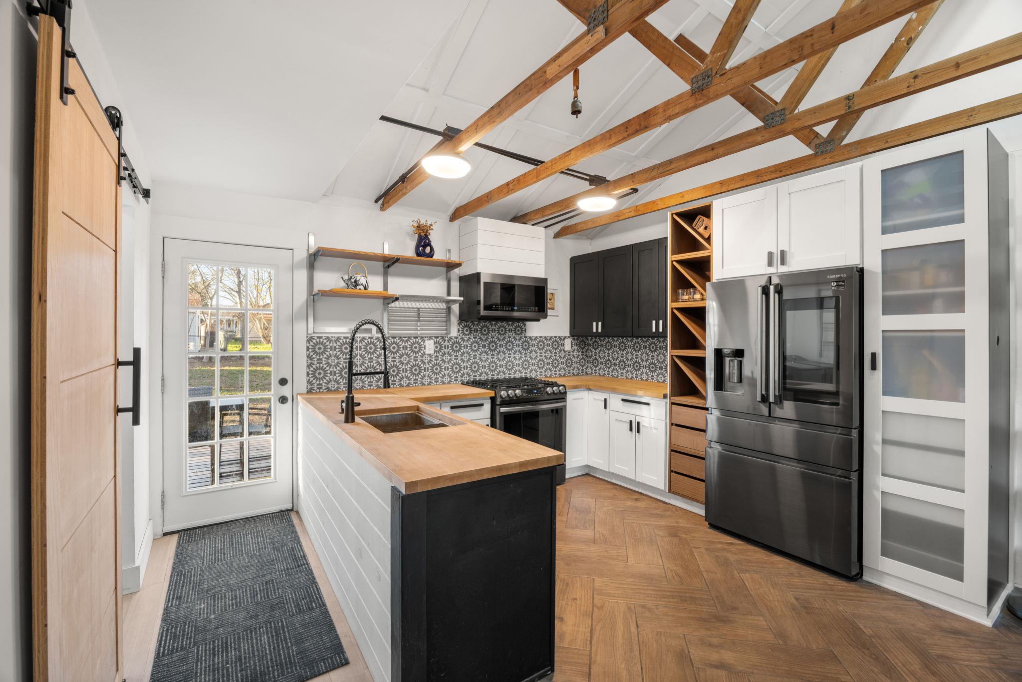 6904 Cherry Meadow Dr, Austin, TX 78745