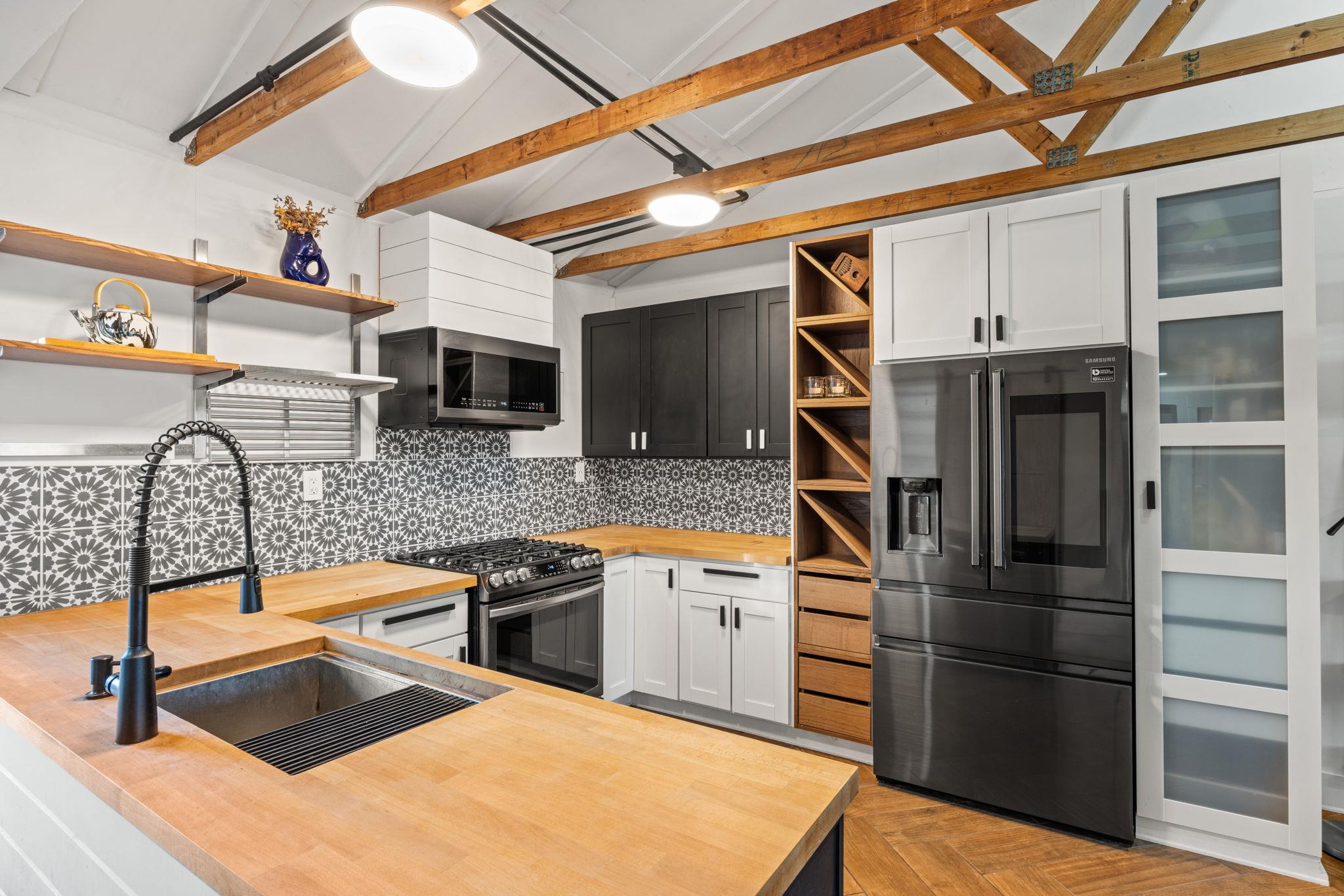 6904 Cherry Meadow Dr, Austin, TX 78745