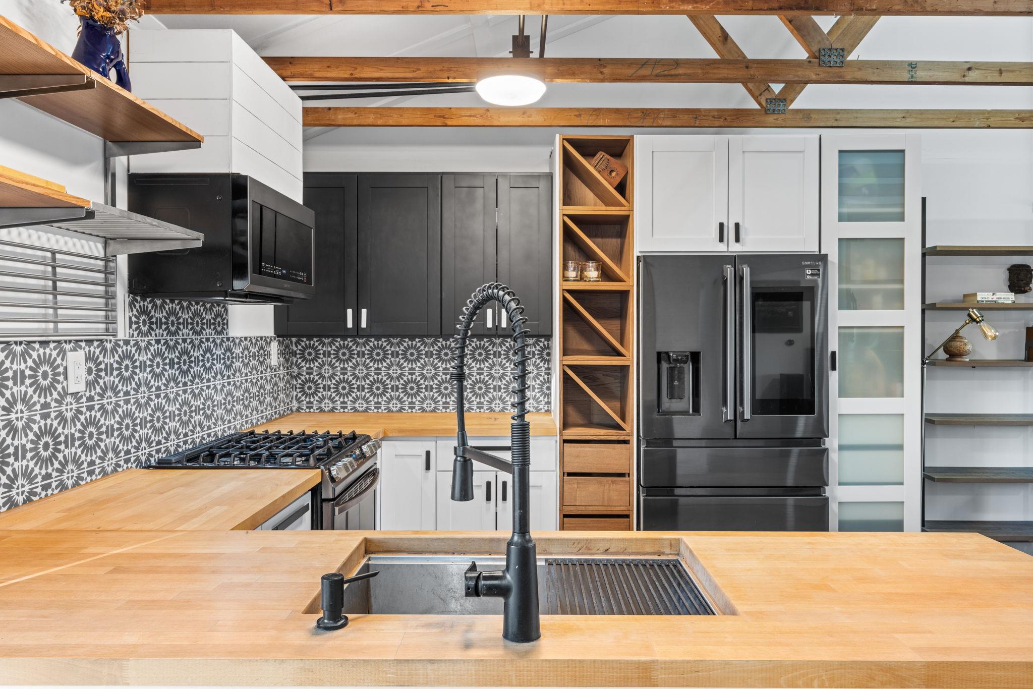 6904 Cherry Meadow Dr, Austin, TX 78745