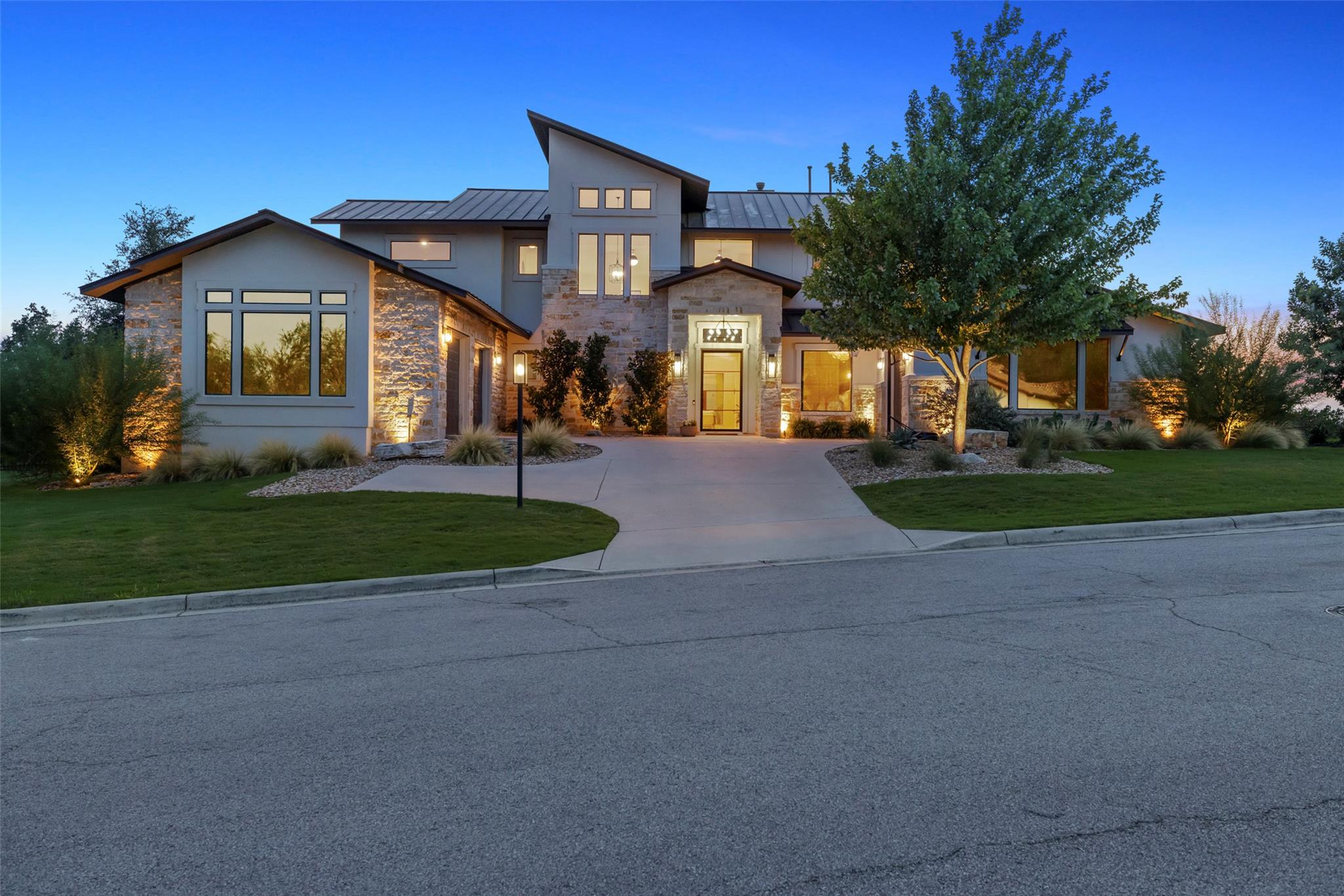 204 Ringtail Stream Dr, Lakeway, TX 78738