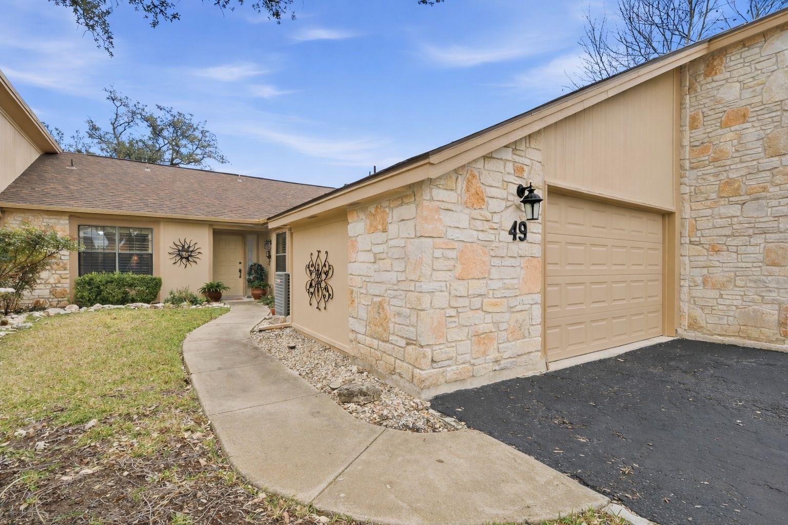 49 Oaks Pl, Lago Vista, TX 78645