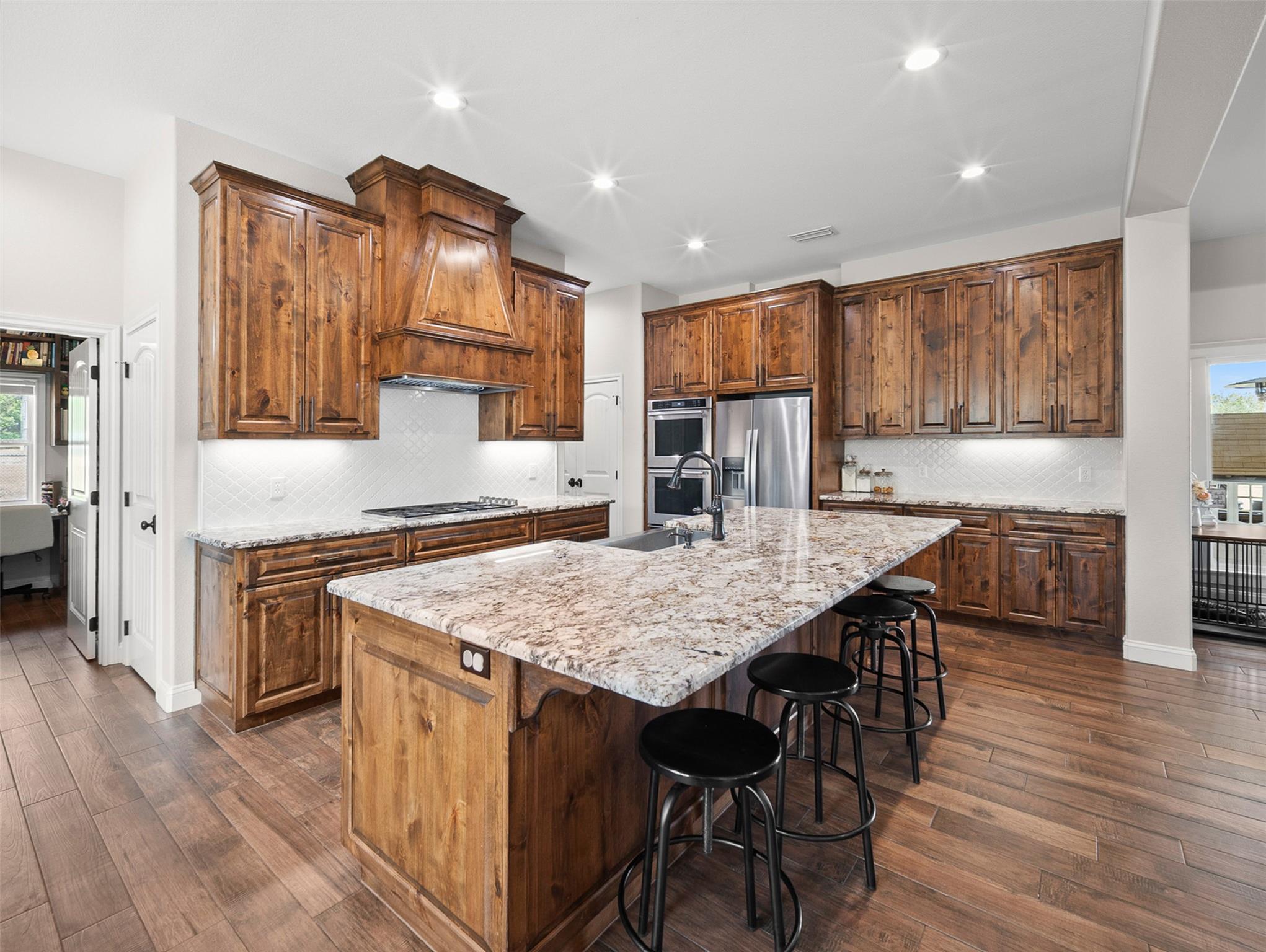 1205 N Avenue G, Shiner, TX 77984